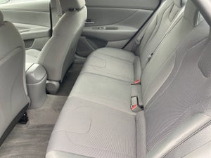 2023 Hyundai Elantra SE IVT
