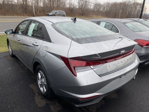 2023 Hyundai Elantra SE IVT
