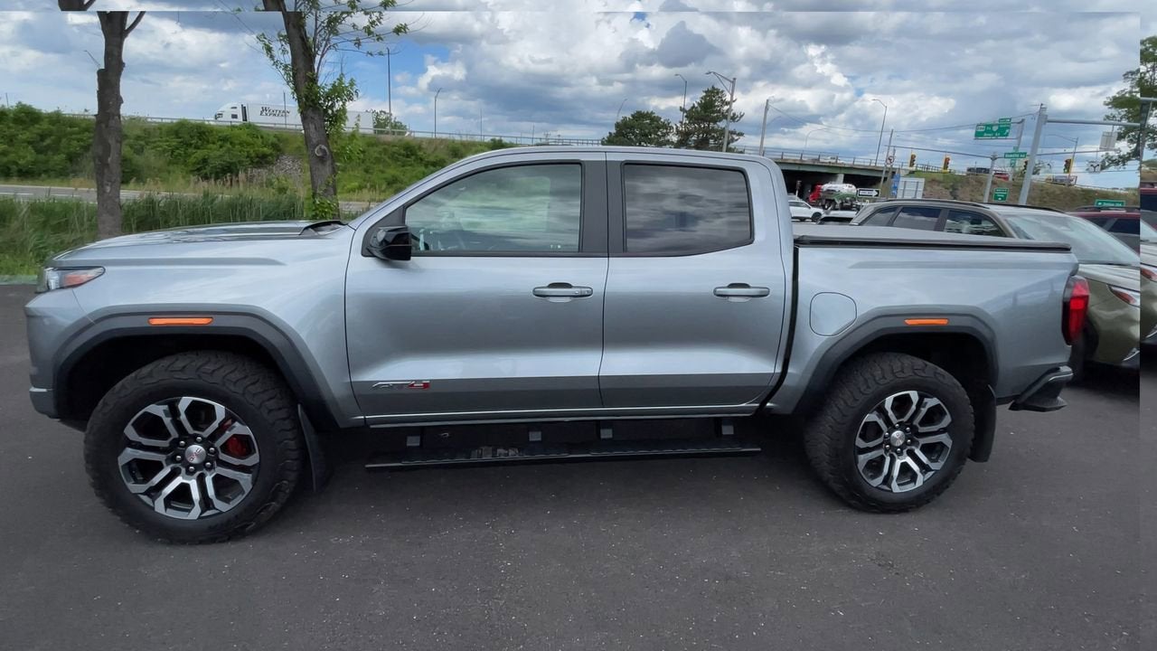2023 GMC Canyon 4WD AT4