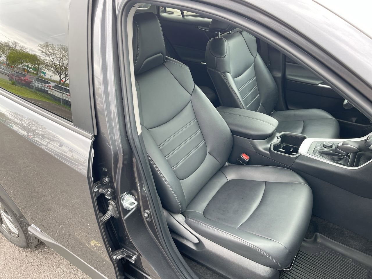 2023 Toyota RAV4 Hybrid XLE Premium