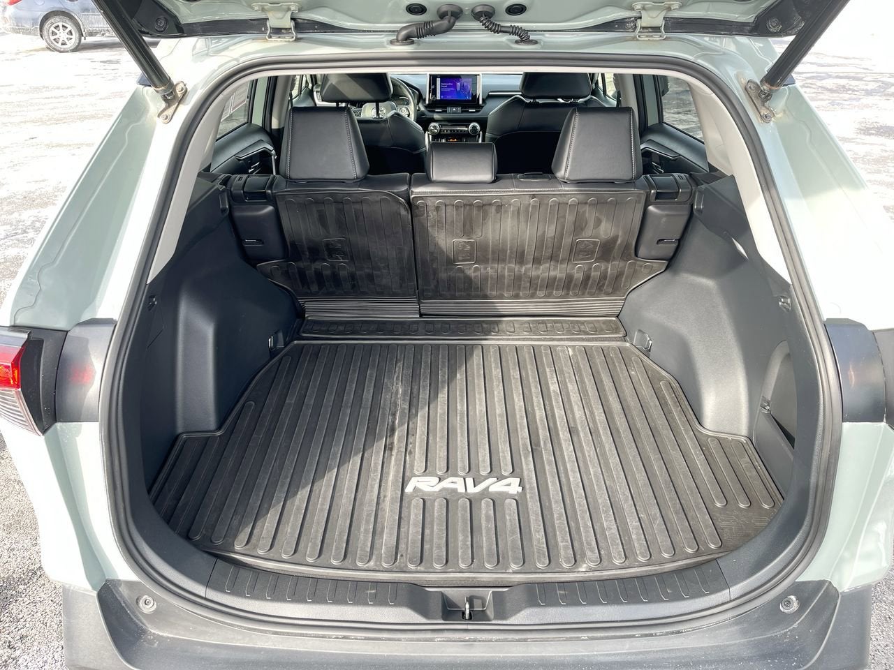 2023 Toyota RAV4 Hybrid XLE Premium