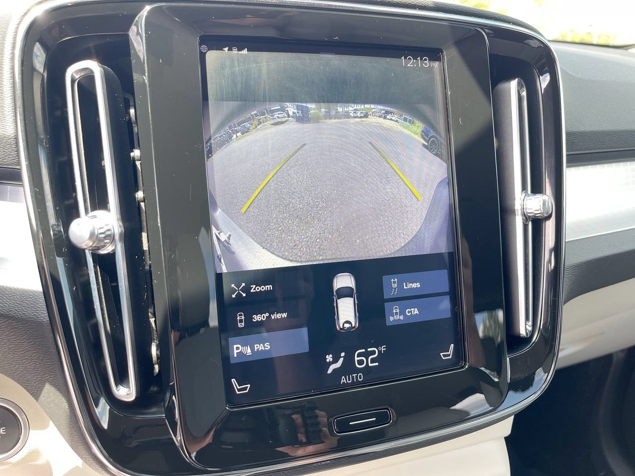 2020 Volvo XC40 Momentum