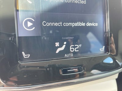2020 Volvo XC40 Momentum