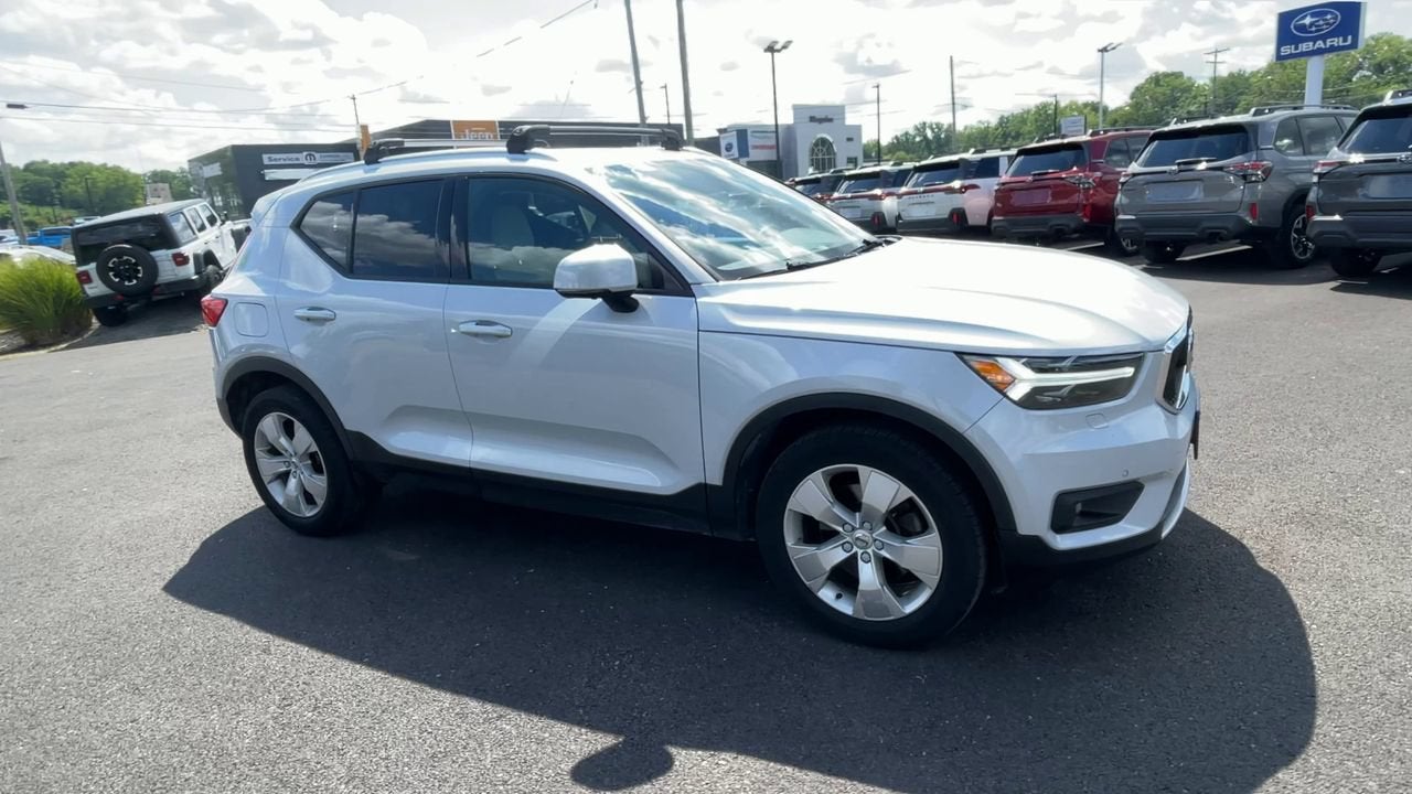2020 Volvo XC40 Momentum