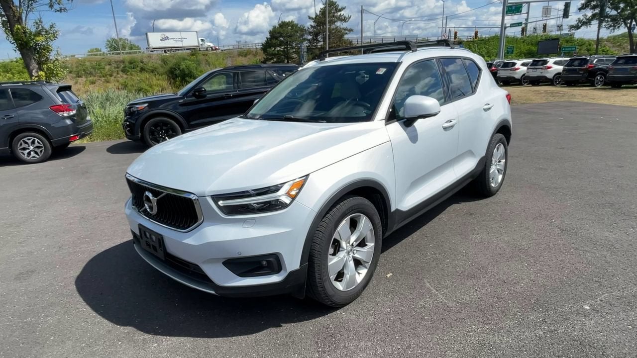 2020 Volvo XC40 Momentum