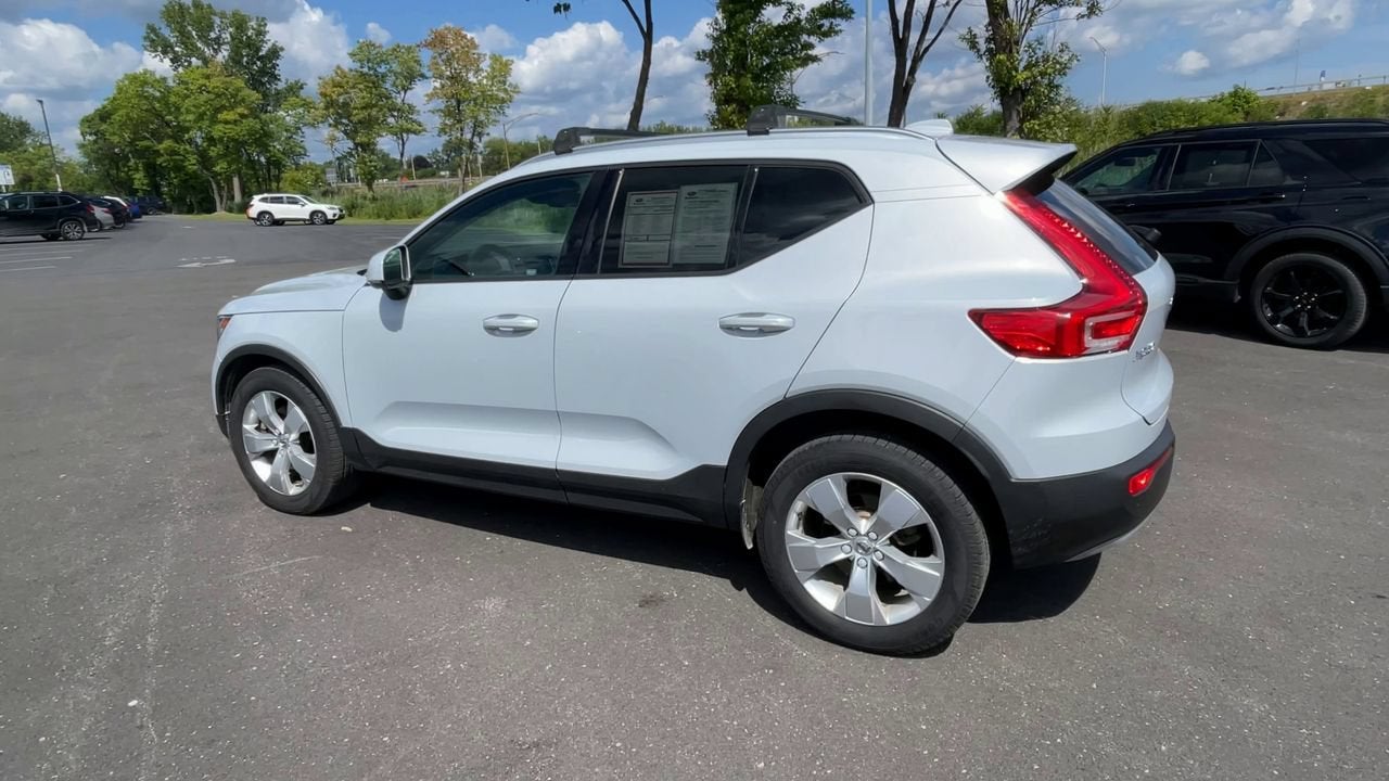 2020 Volvo XC40 Momentum
