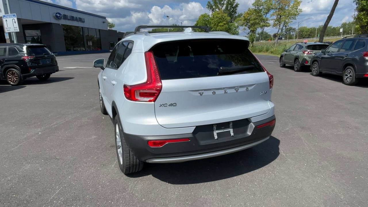 2020 Volvo XC40 Momentum