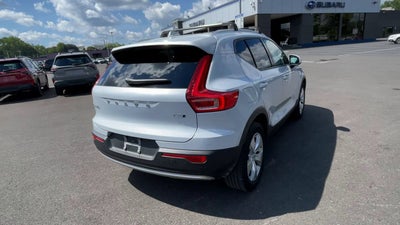 2020 Volvo XC40 Momentum