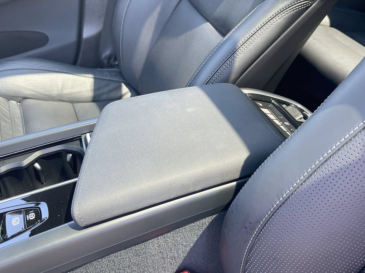 2026 Volvo XC60 Ultra Black Edition