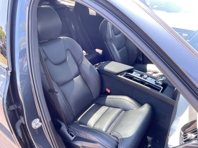 2026 Volvo XC60 Ultra Black Edition