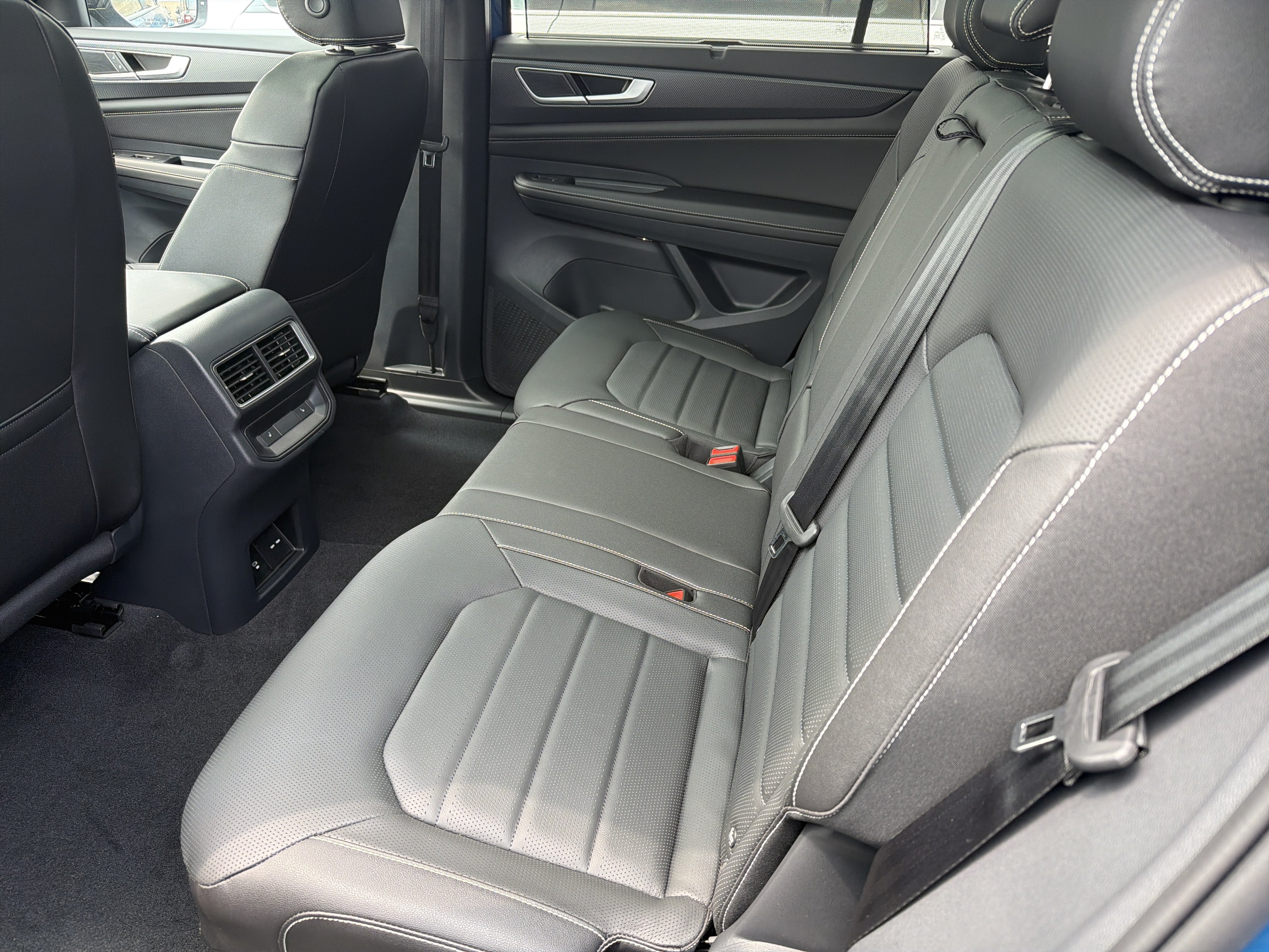 2026 Volkswagen Atlas Cross Sport 2.0T SEL R-Line Black 4MOTION