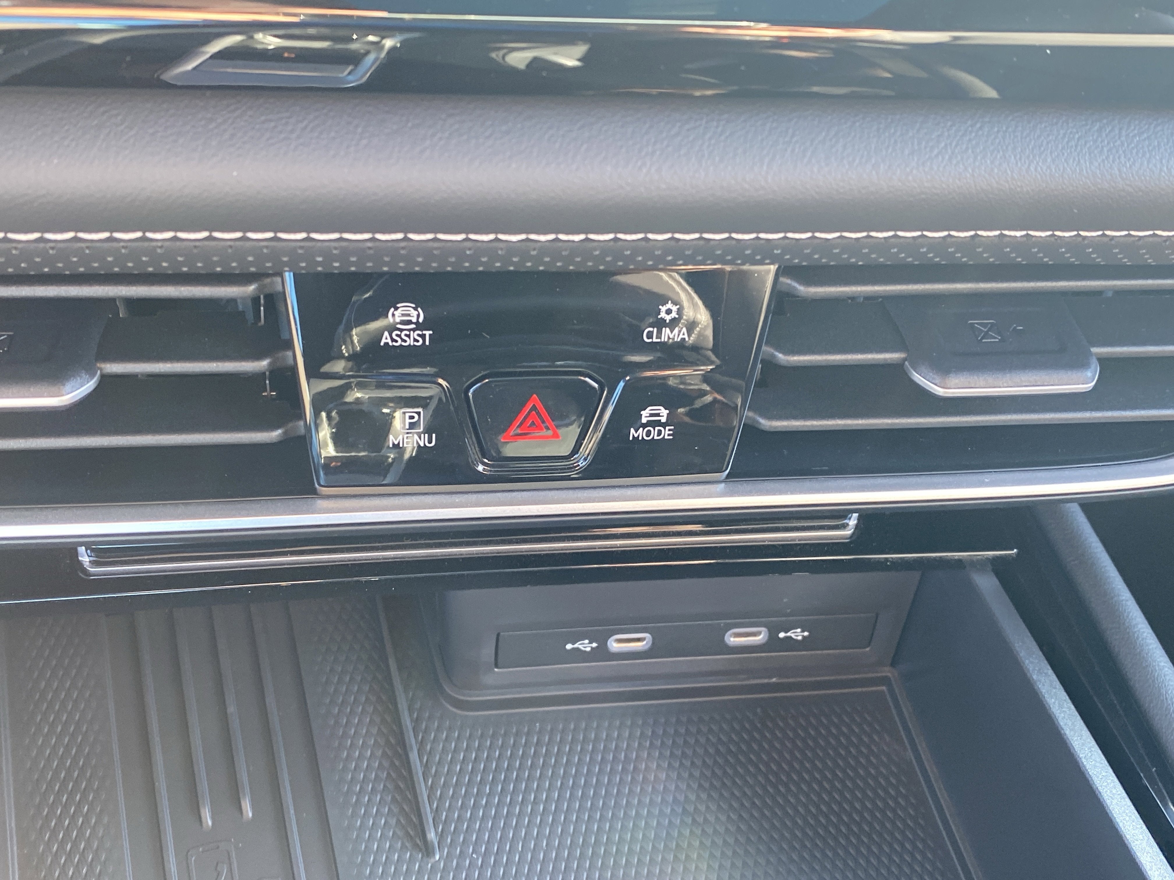 2026 Volkswagen Atlas Cross Sport 2.0T SEL R-Line Black 4MOTION