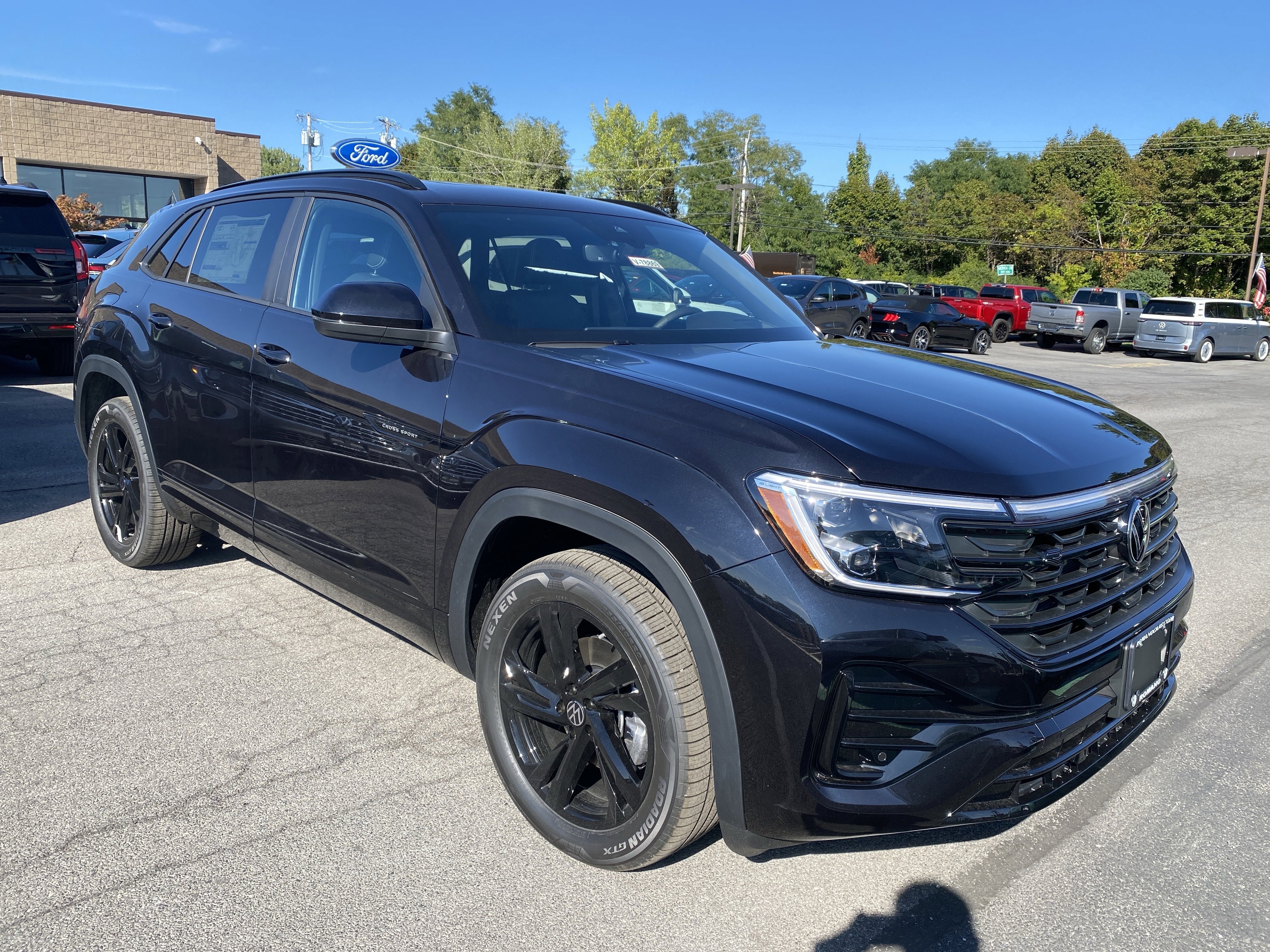 2026 Volkswagen Atlas Cross Sport 2.0T SEL R-Line Black 4MOTION