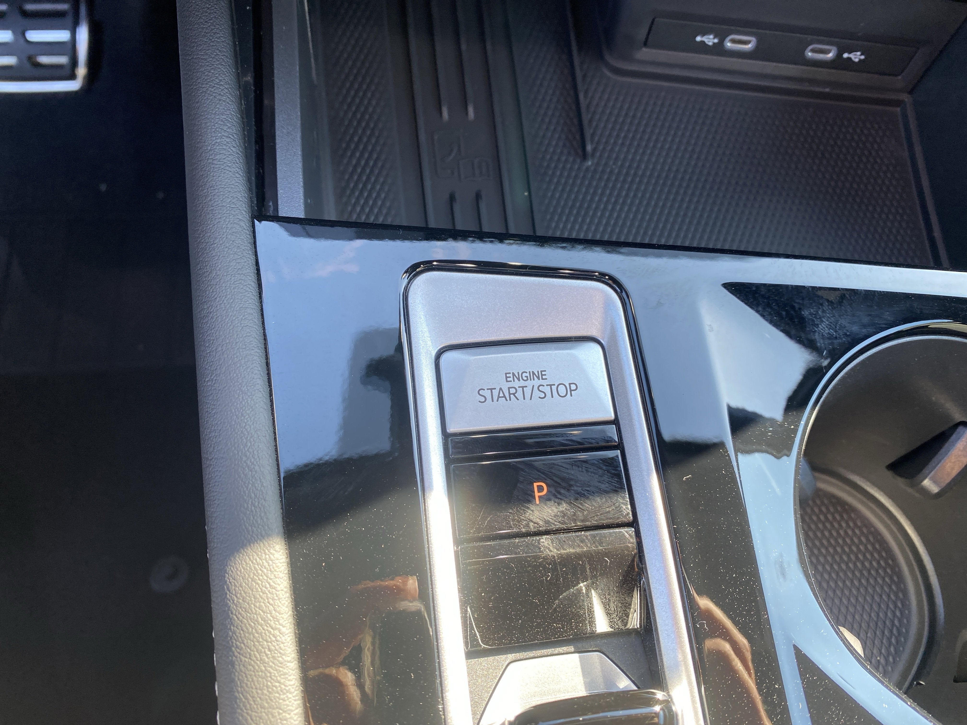 2026 Volkswagen Atlas Cross Sport 2.0T SEL R-Line Black 4MOTION