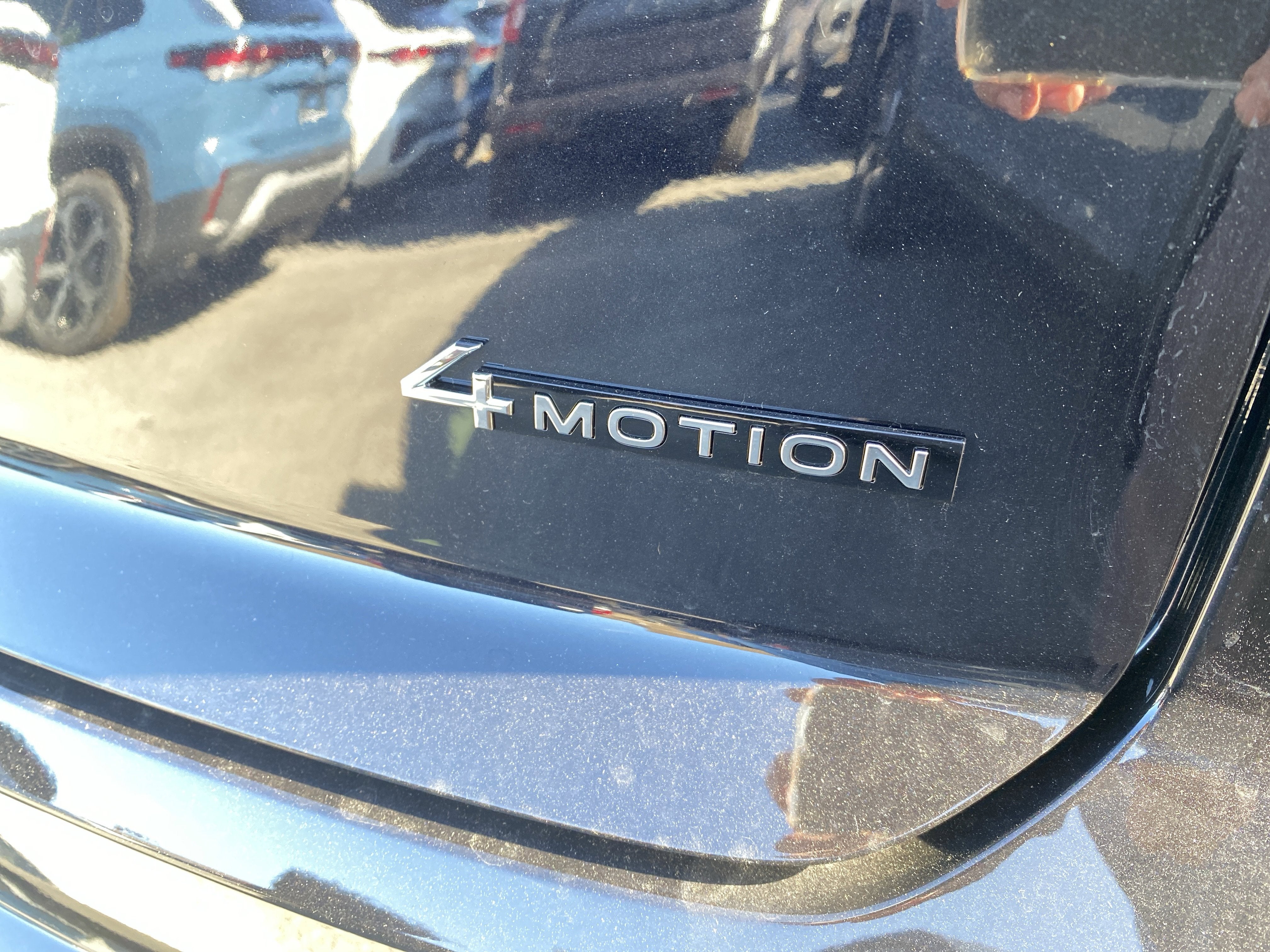 2026 Volkswagen Atlas Cross Sport 2.0T SEL R-Line Black 4MOTION