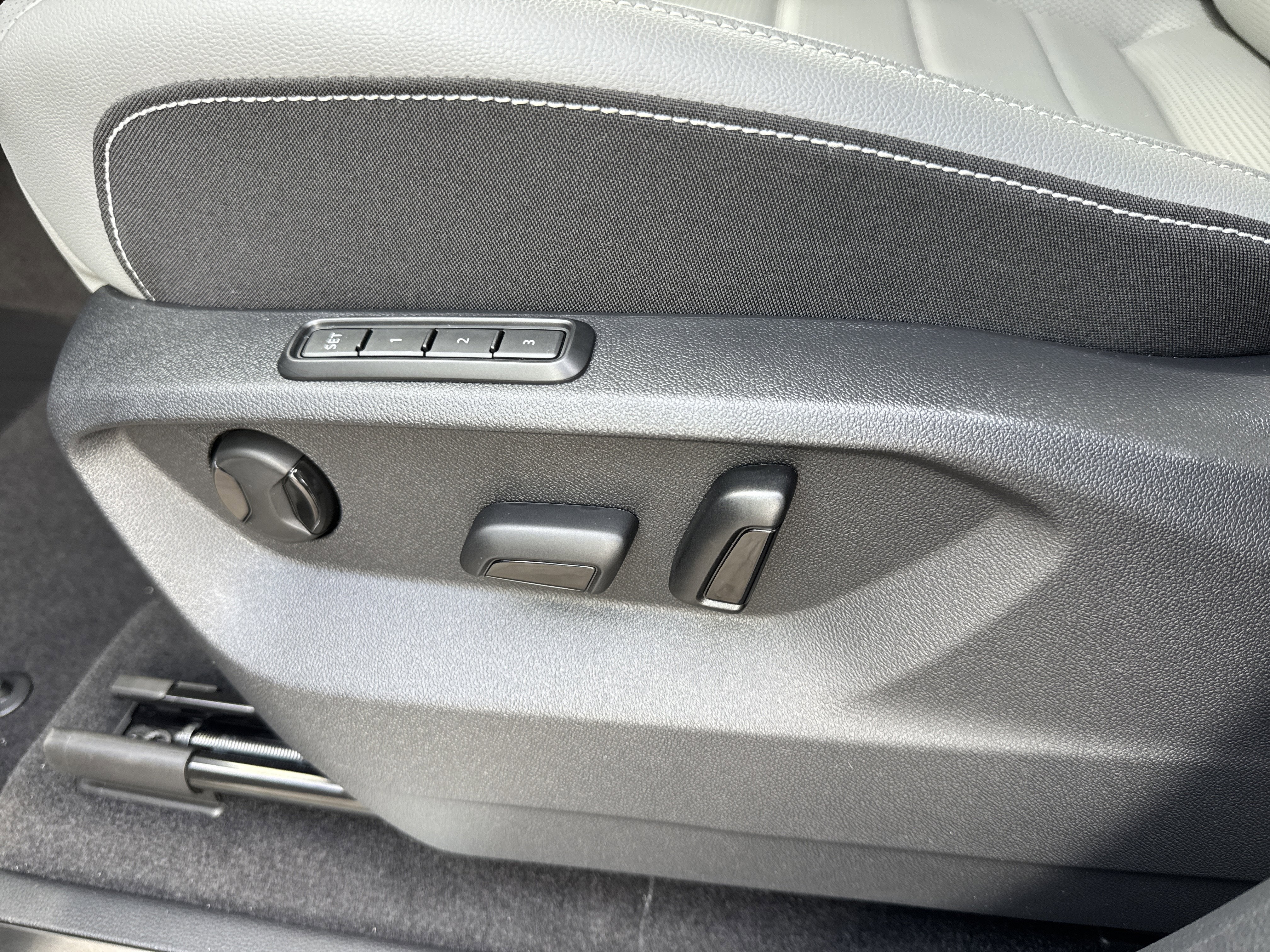 2026 Volkswagen Atlas Cross Sport 2.0T SEL 4MOTION