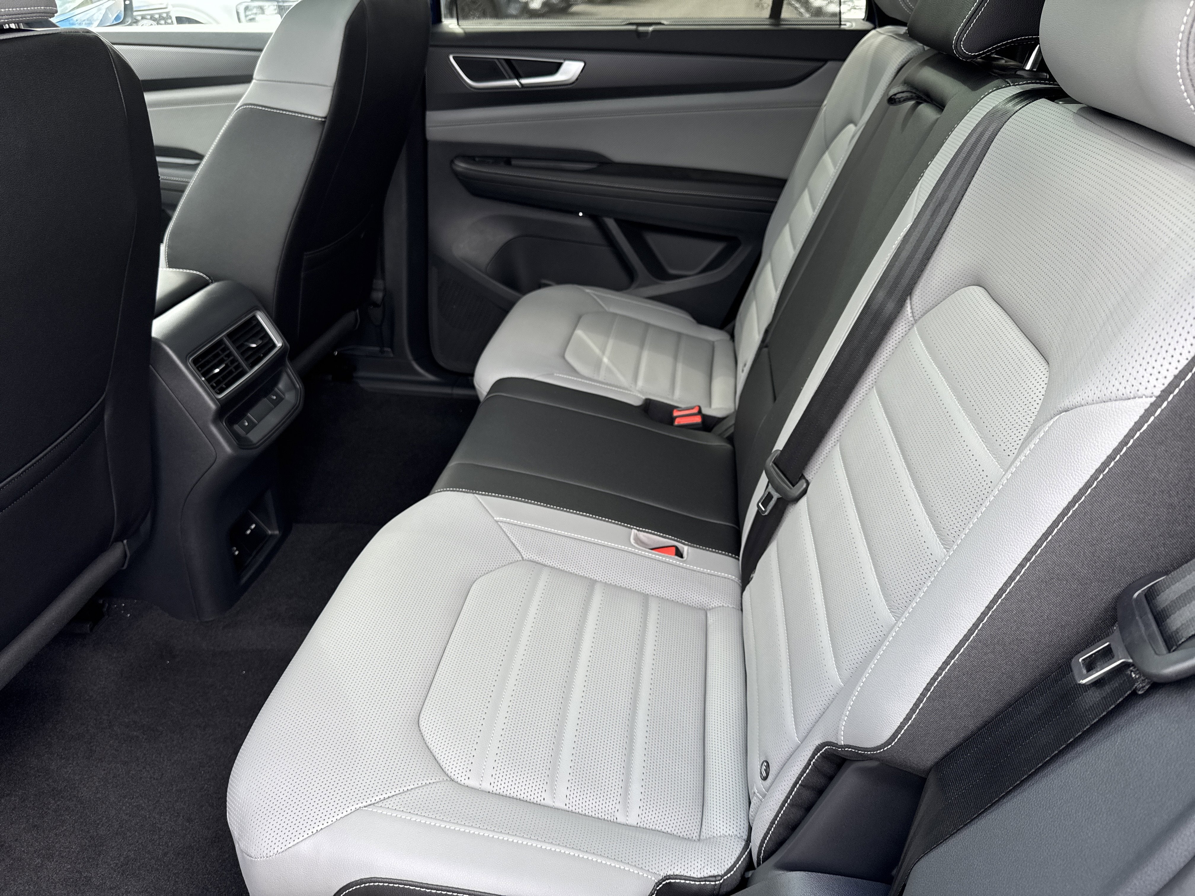 2026 Volkswagen Atlas Cross Sport 2.0T SEL 4MOTION