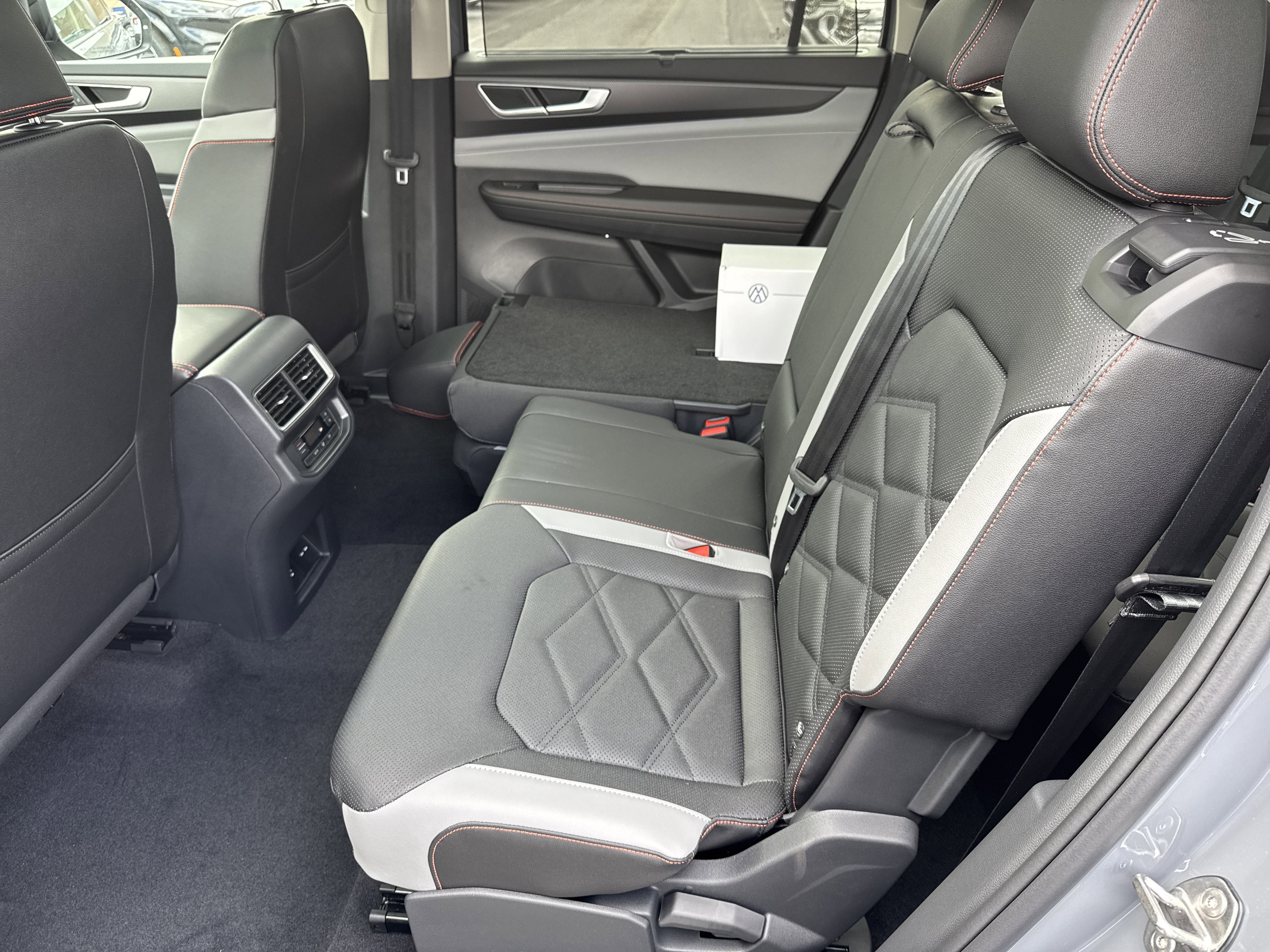 2026 Volkswagen Atlas 2.0T Peak Edition 4MOTION