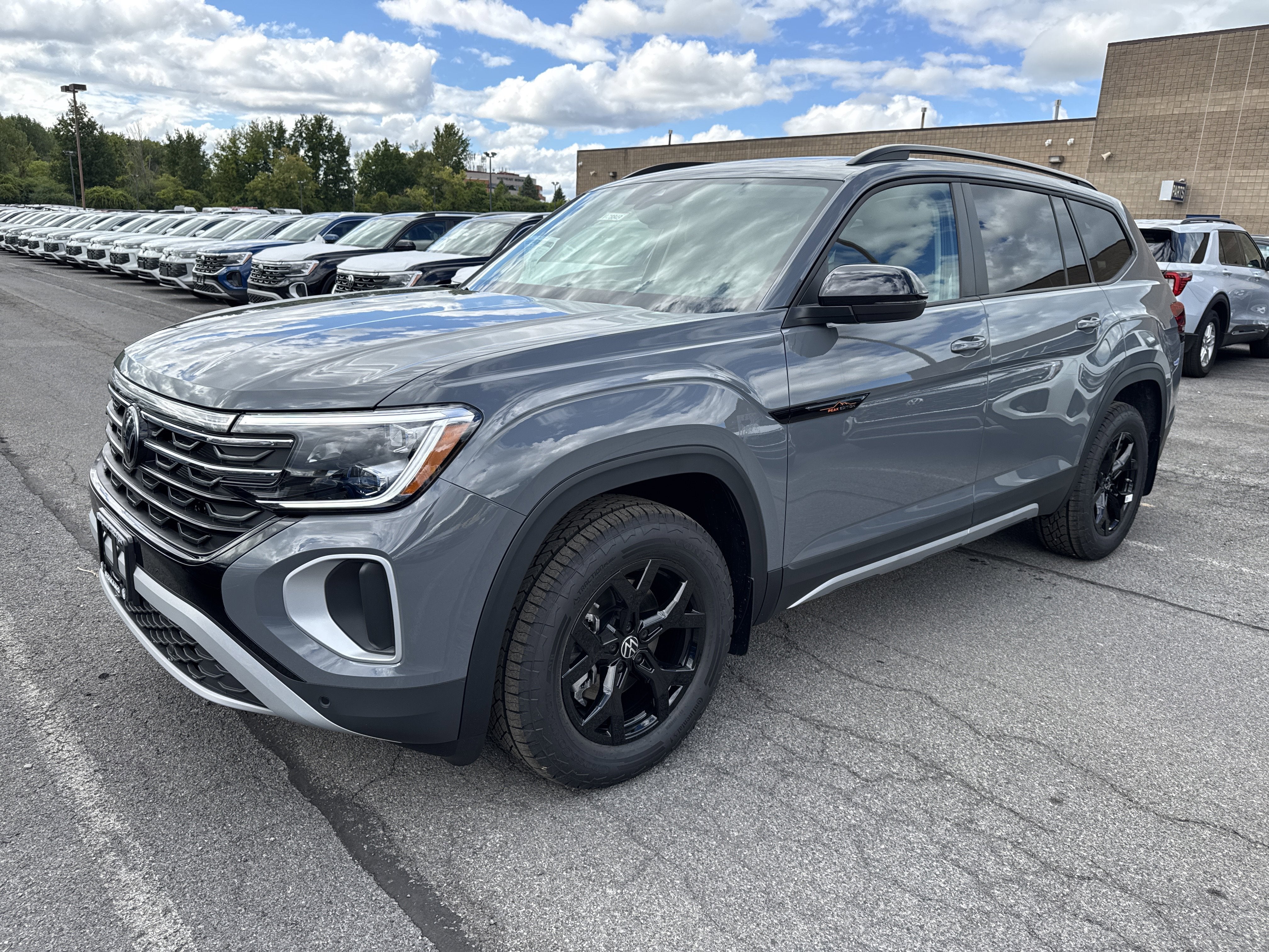 2026 Volkswagen Atlas 2.0T Peak Edition 4MOTION