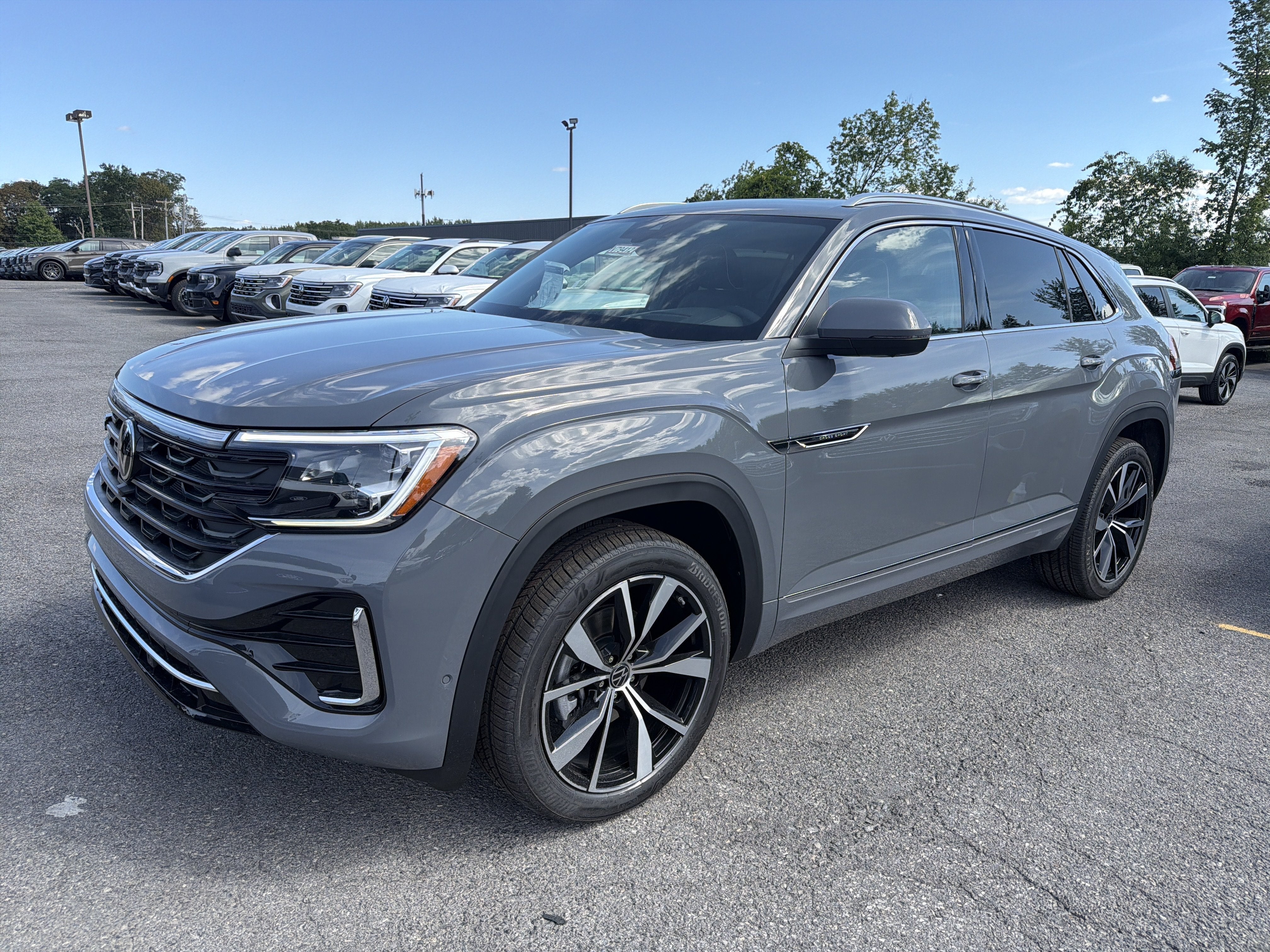 2026 Volkswagen Atlas Cross Sport 2.0T SEL Premium R-Line 4MOTION