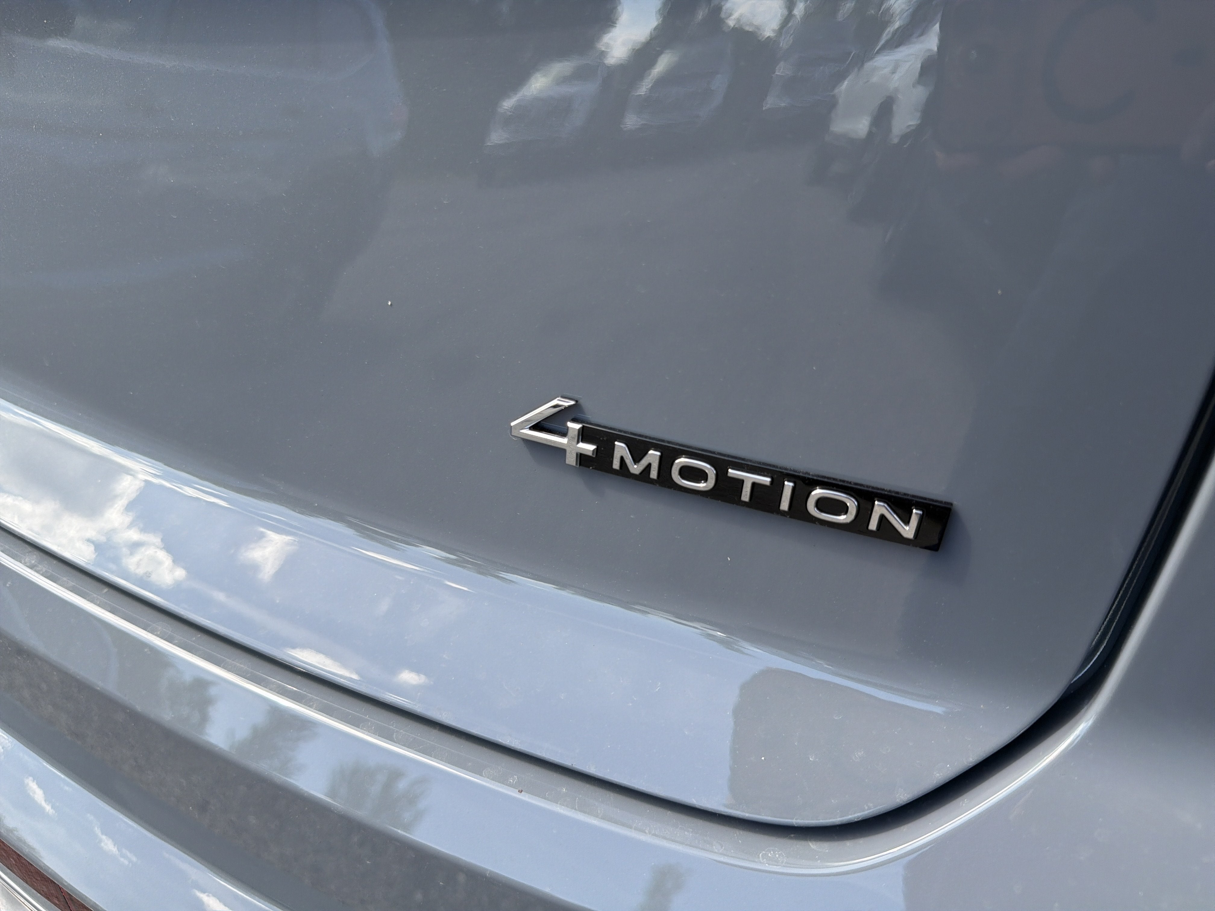 2026 Volkswagen Atlas Cross Sport 2.0T SEL Premium R-Line 4MOTION
