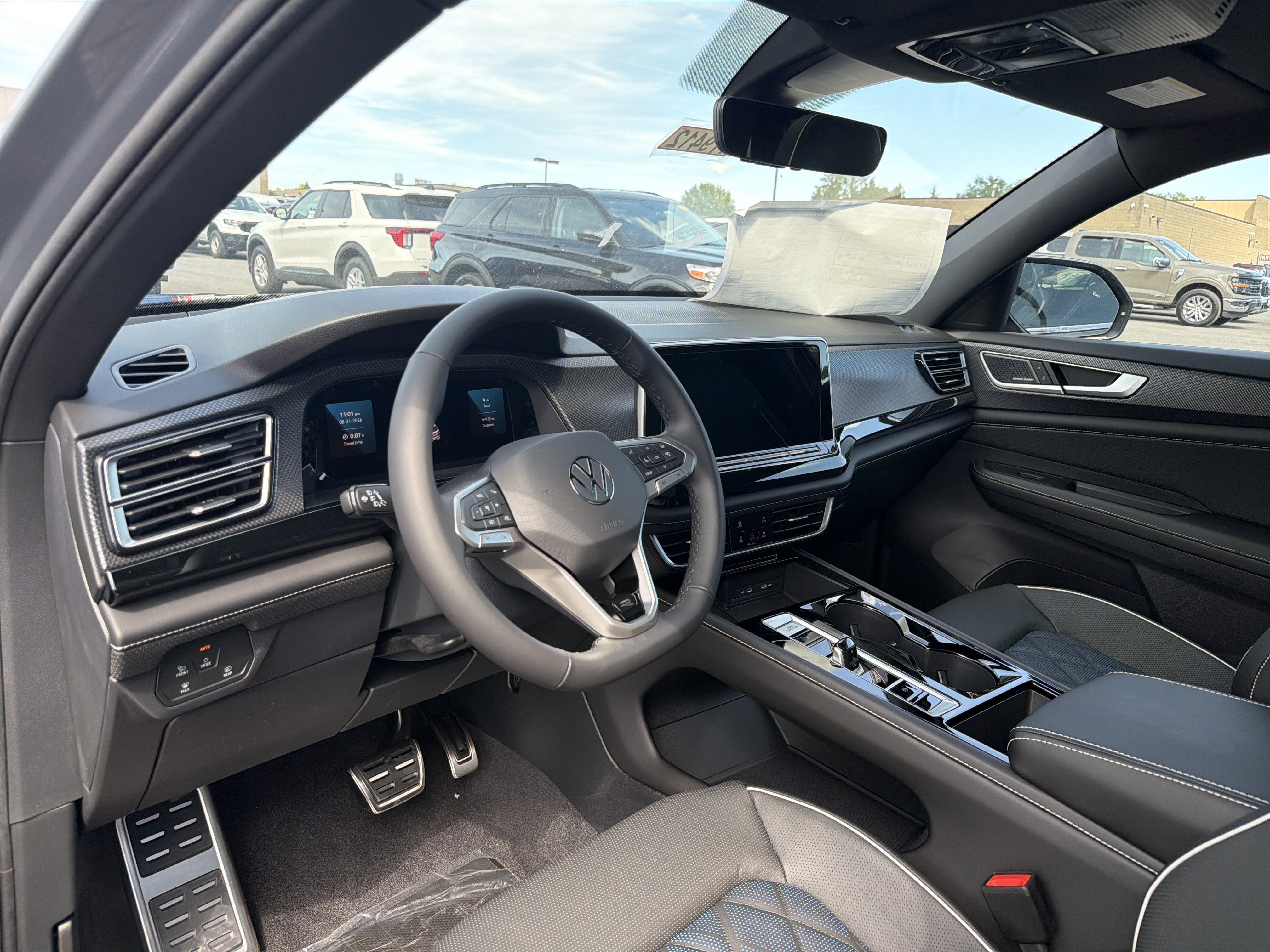 2026 Volkswagen Atlas Cross Sport 2.0T SEL Premium R-Line 4MOTION