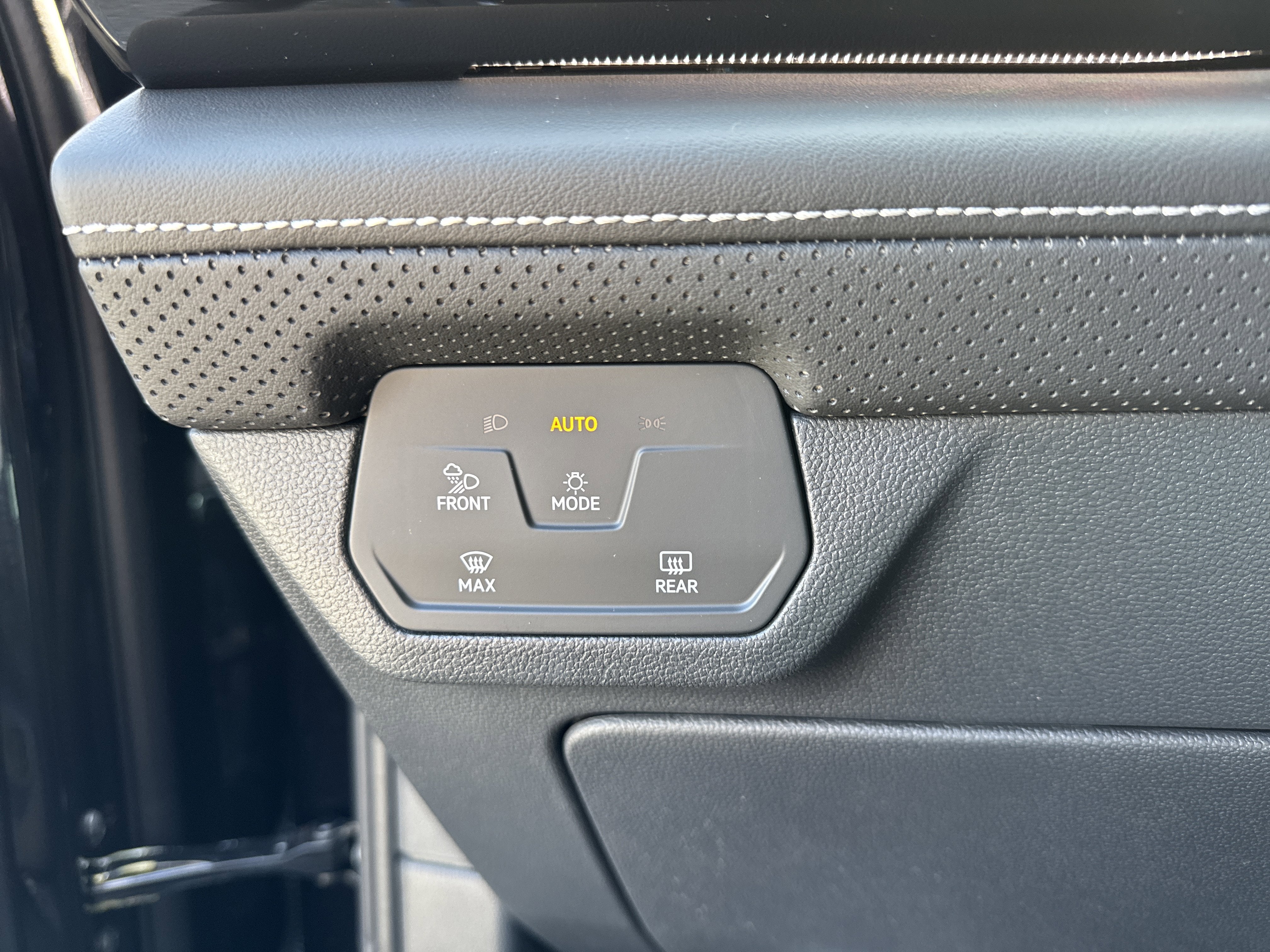 2026 Volkswagen Atlas Cross Sport 2.0T SEL Premium R-Line 4MOTION