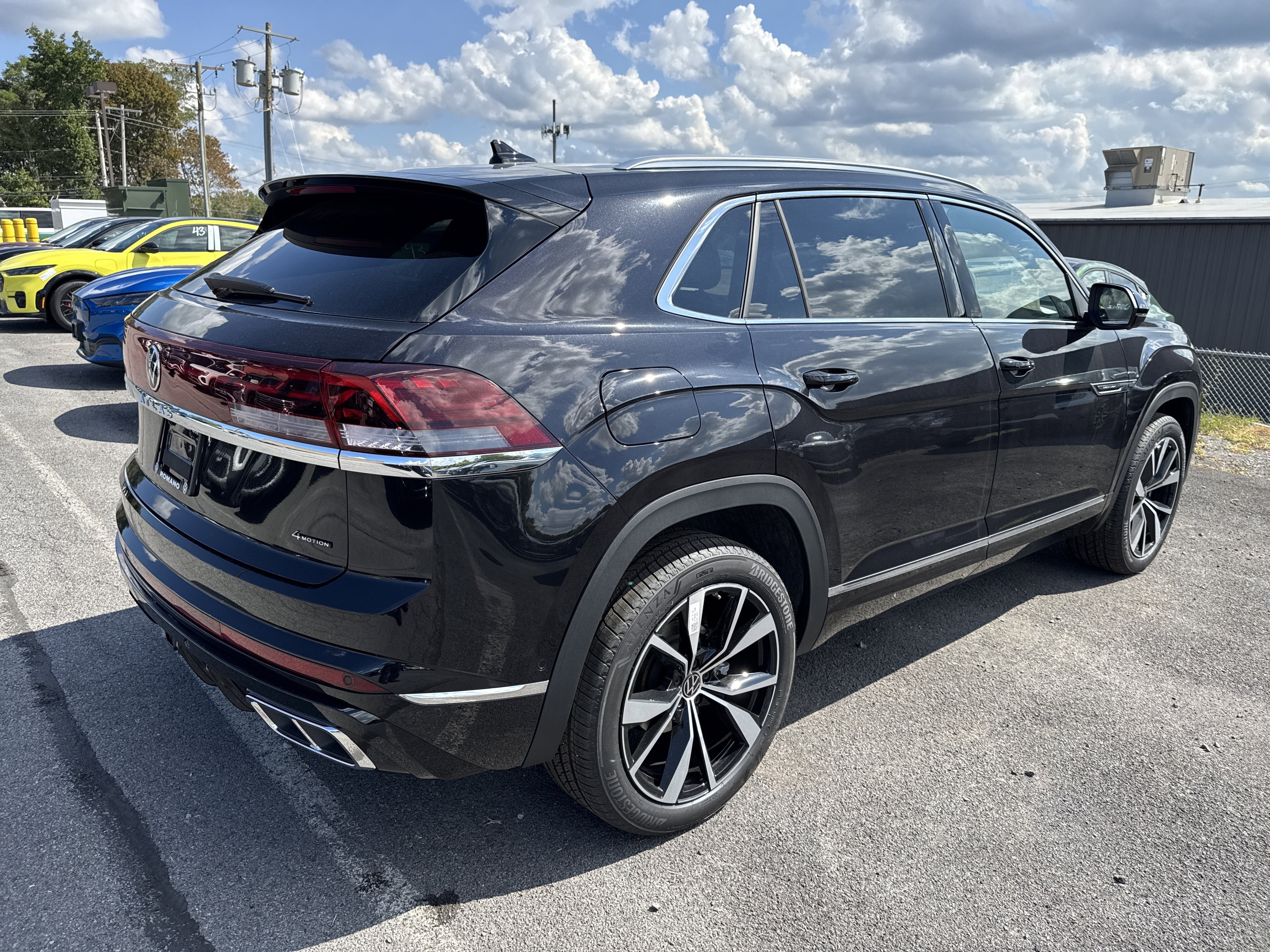 2026 Volkswagen Atlas Cross Sport 2.0T SEL Premium R-Line 4MOTION