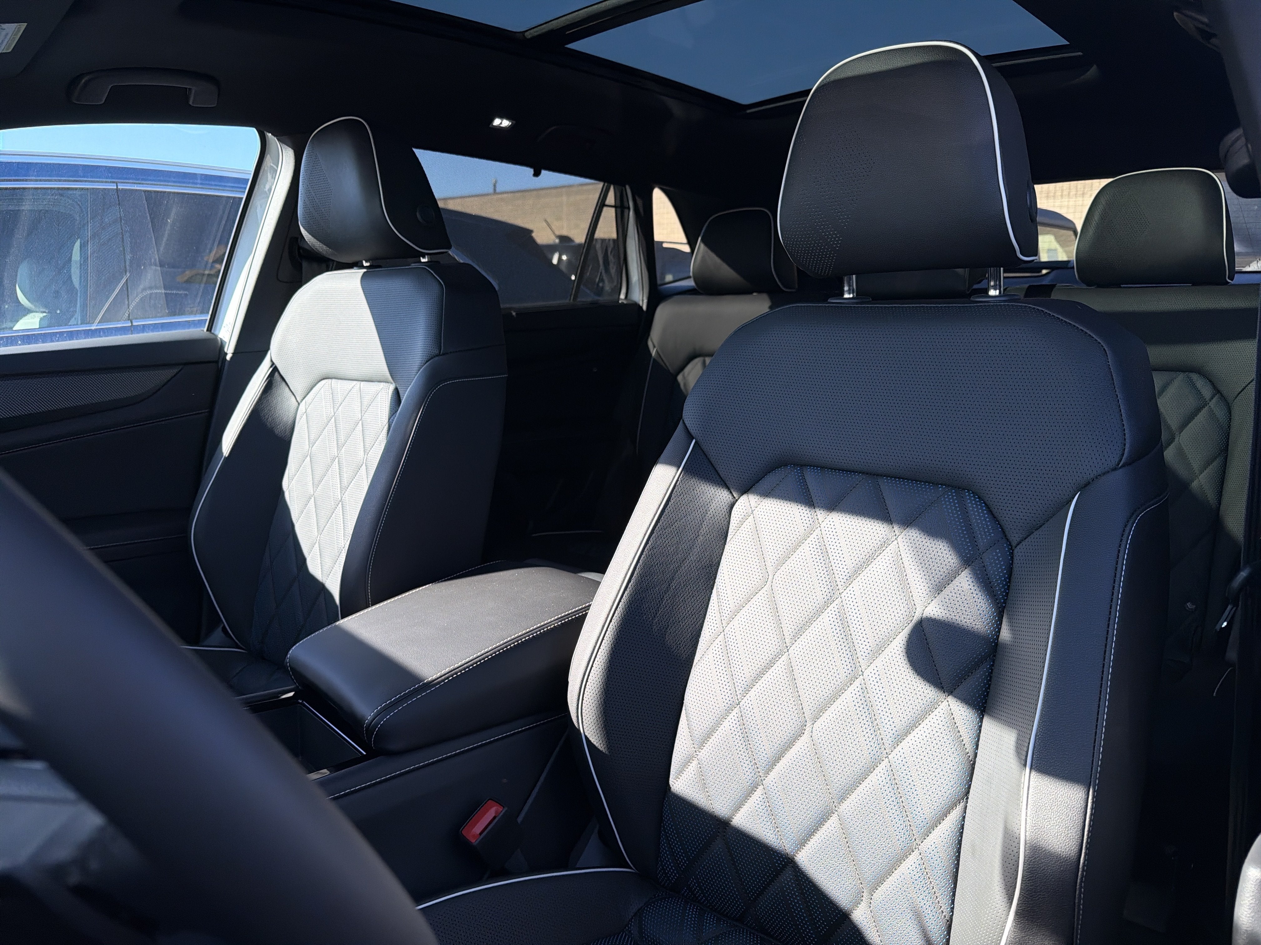 2026 Volkswagen Atlas Cross Sport 2.0T SEL Premium R-Line 4MOTION