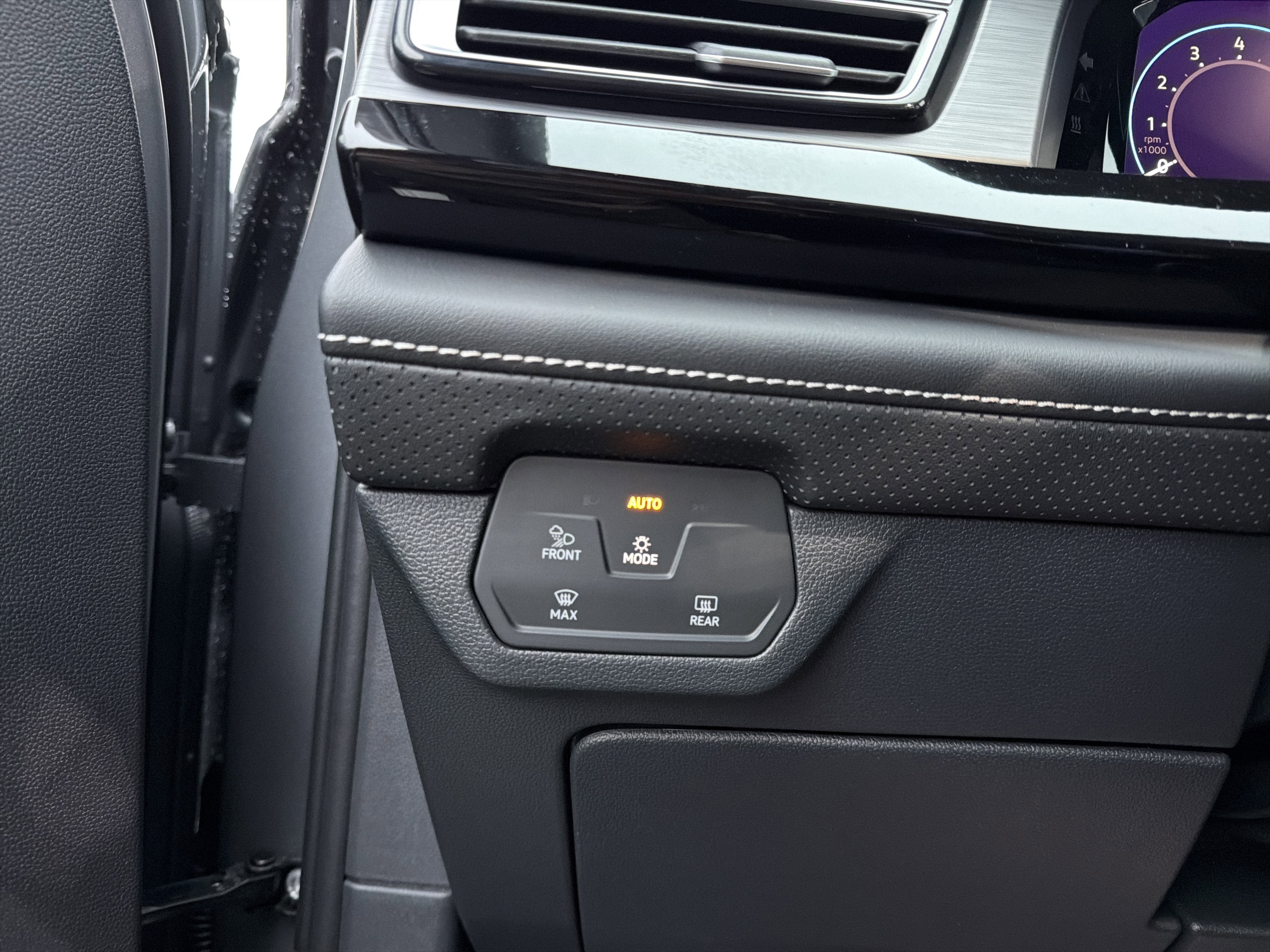 2026 Volkswagen Atlas Cross Sport 2.0T SE w/Technology 4MOTION