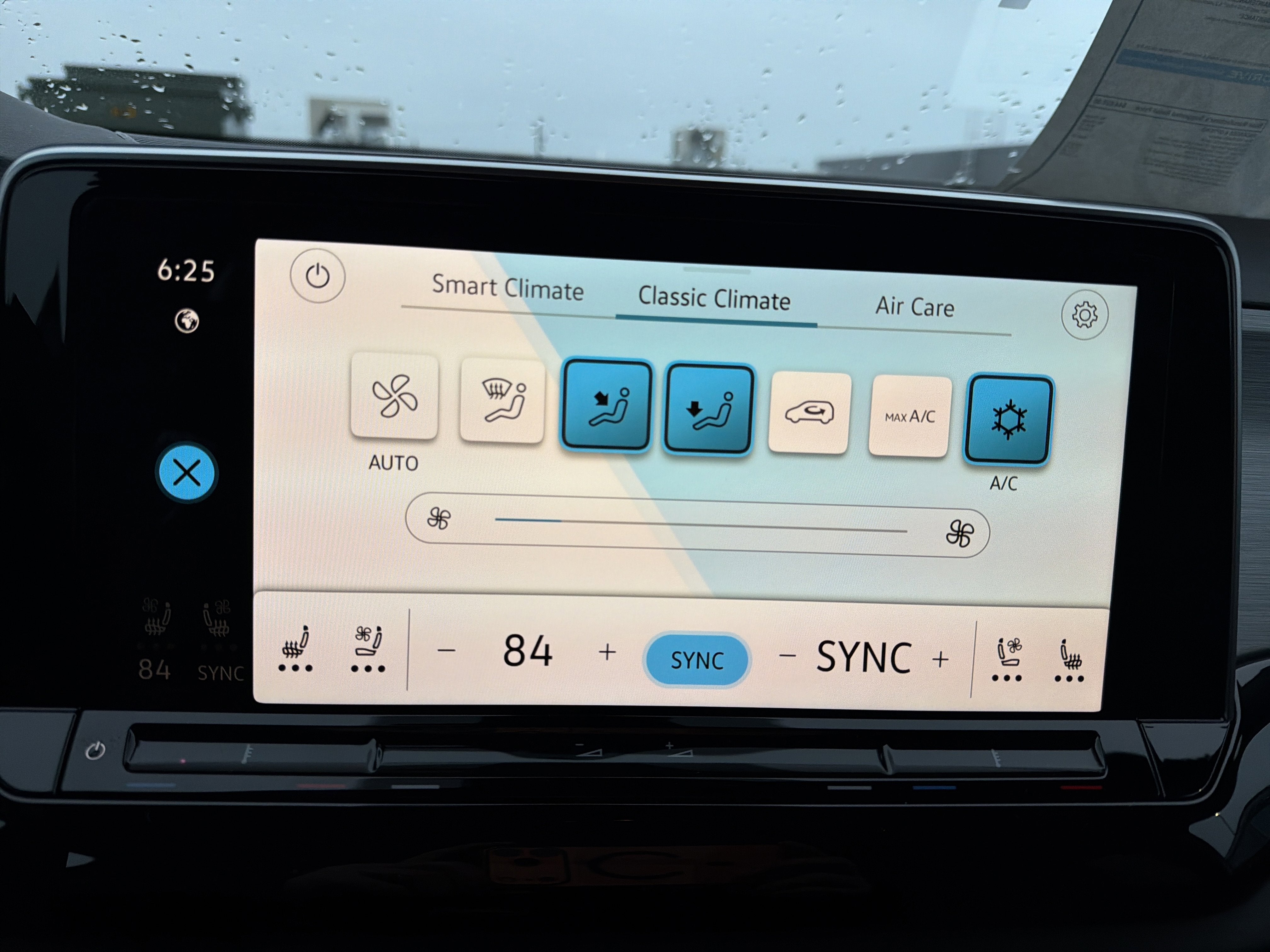 2026 Volkswagen Atlas Cross Sport 2.0T SE w/Technology 4MOTION