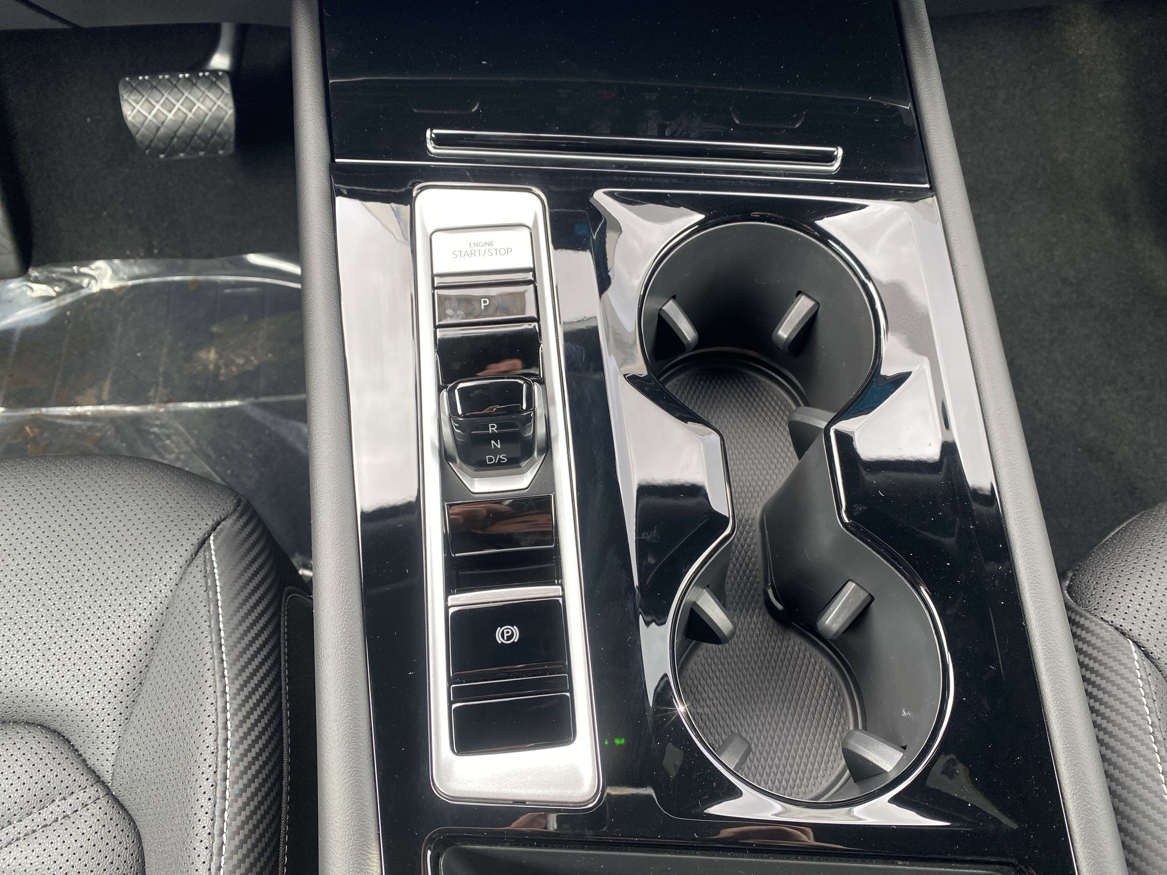 2026 Volkswagen Atlas Cross Sport 2.0T SE w/Technology 4MOTION