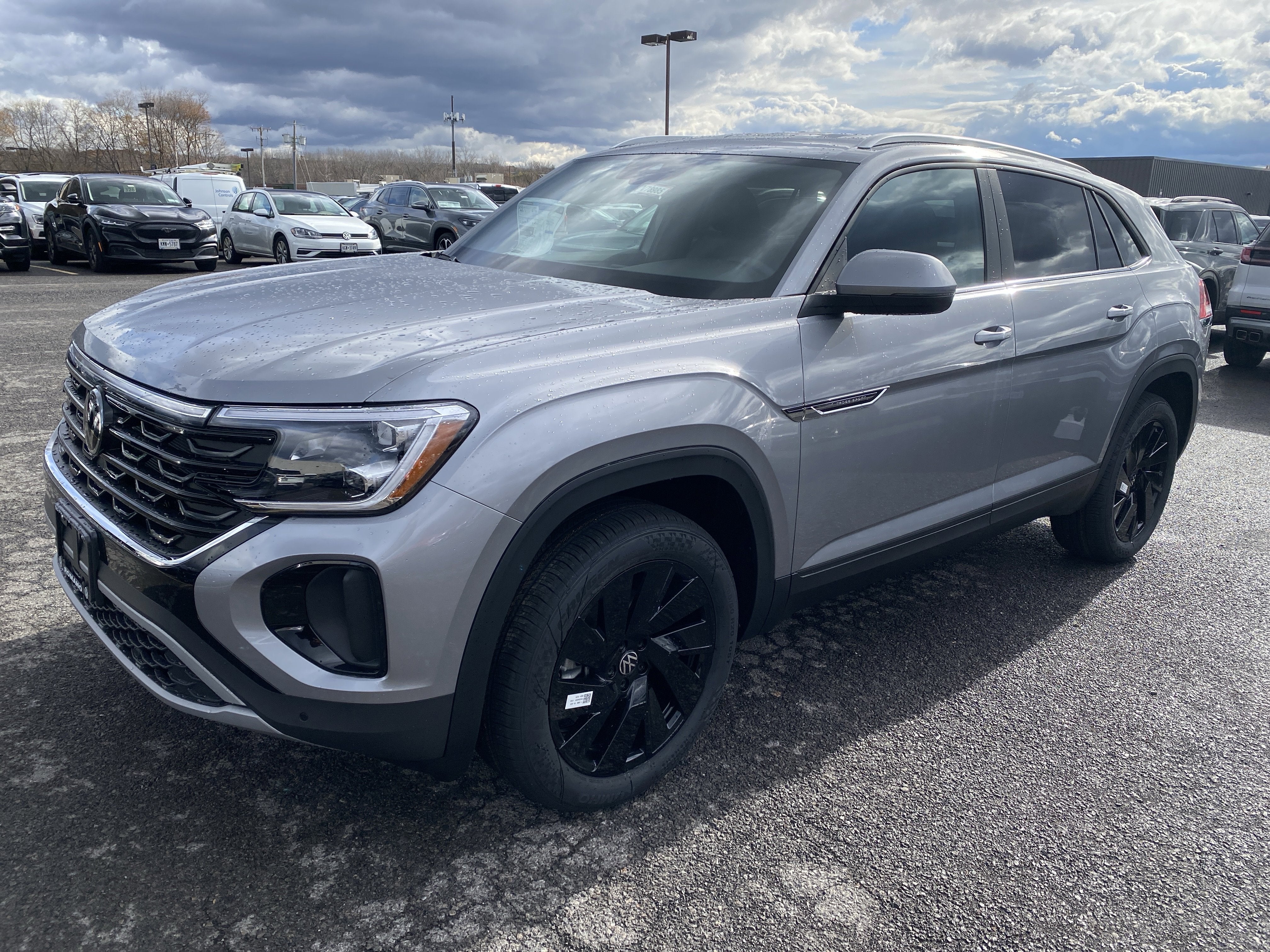 2026 Volkswagen Atlas Cross Sport 2.0T SE w/Technology 4MOTION