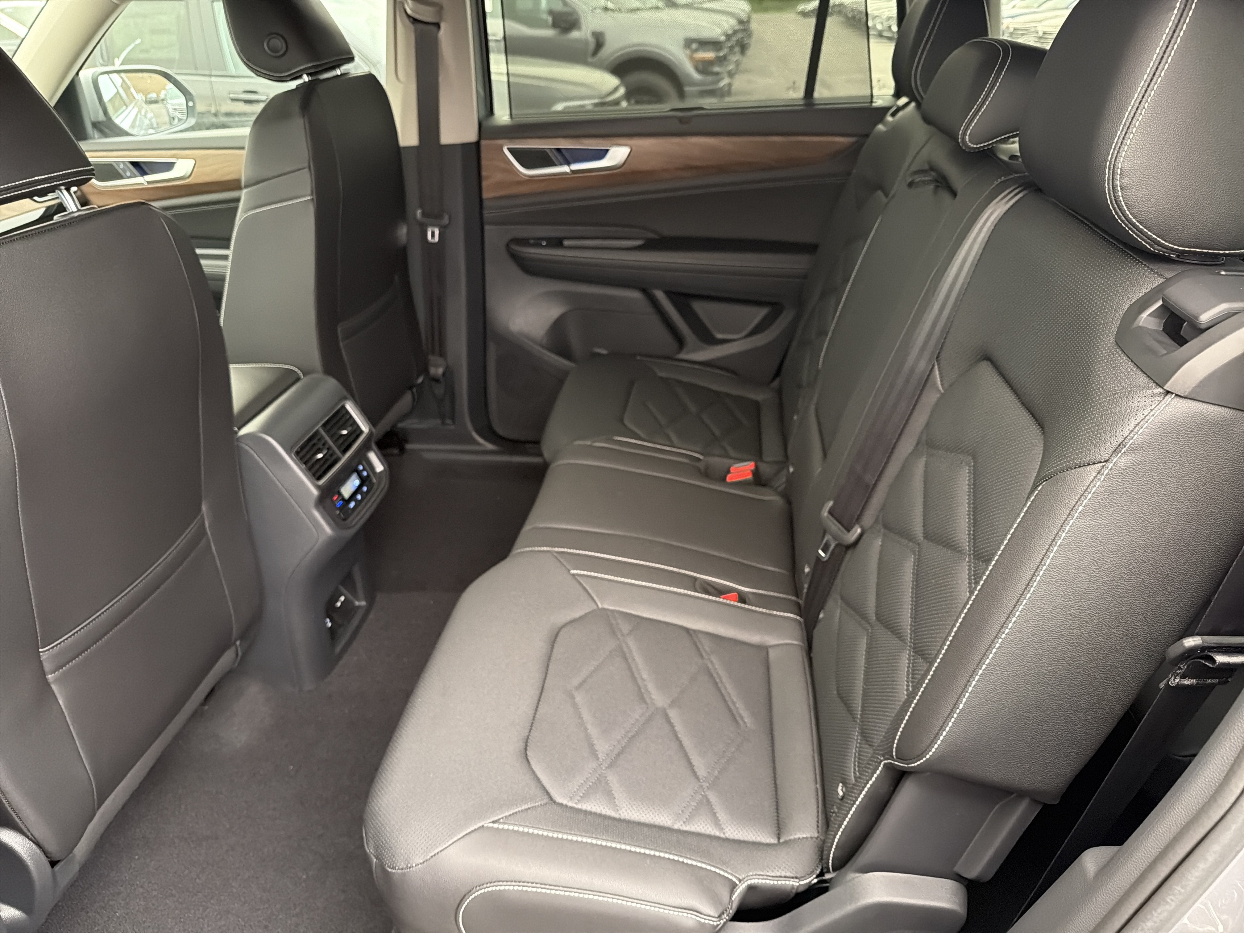 2026 Volkswagen Atlas 2.0T SE w/Technology 4MOTION