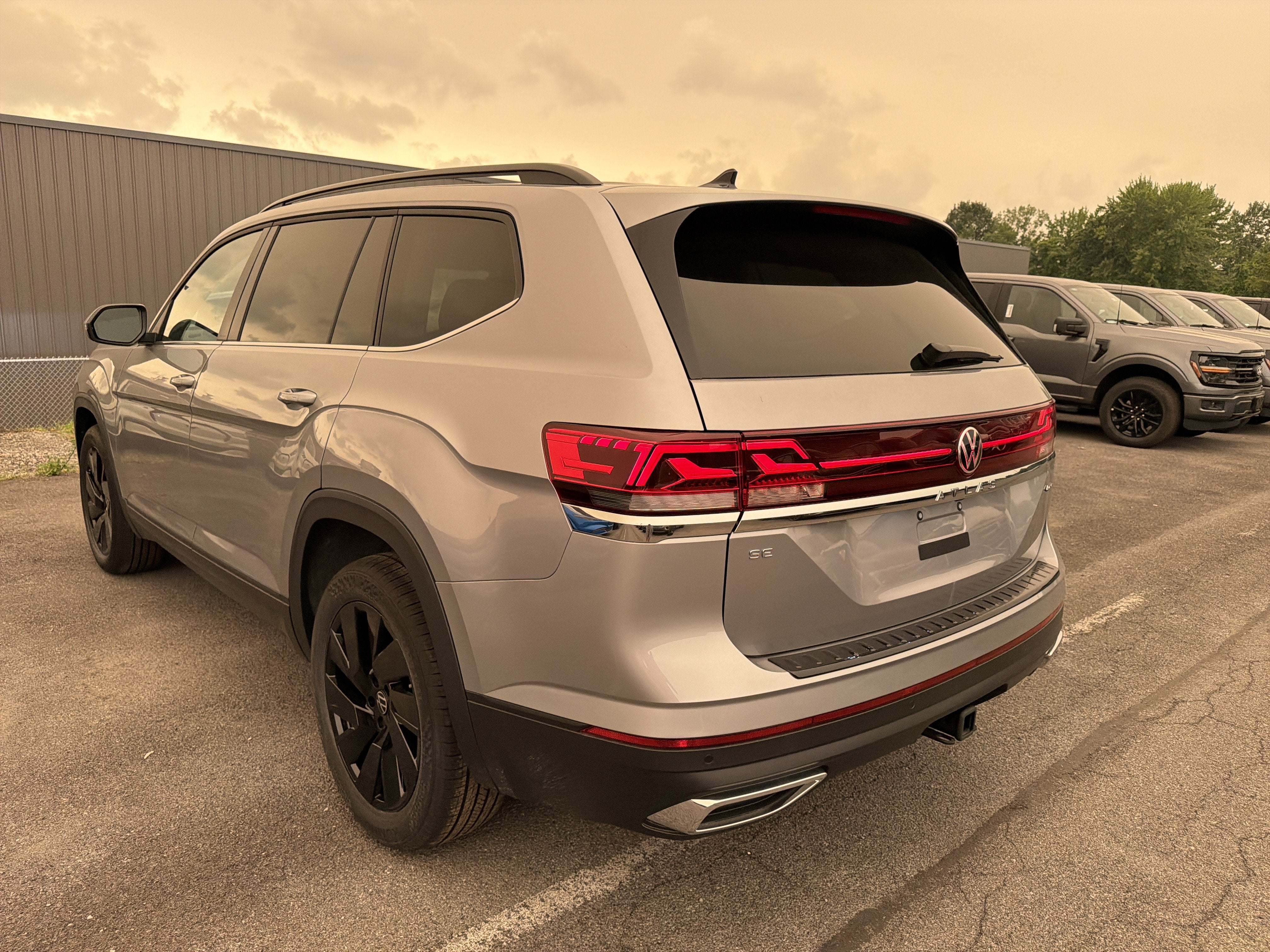 2026 Volkswagen Atlas 2.0T SE w/Technology 4MOTION
