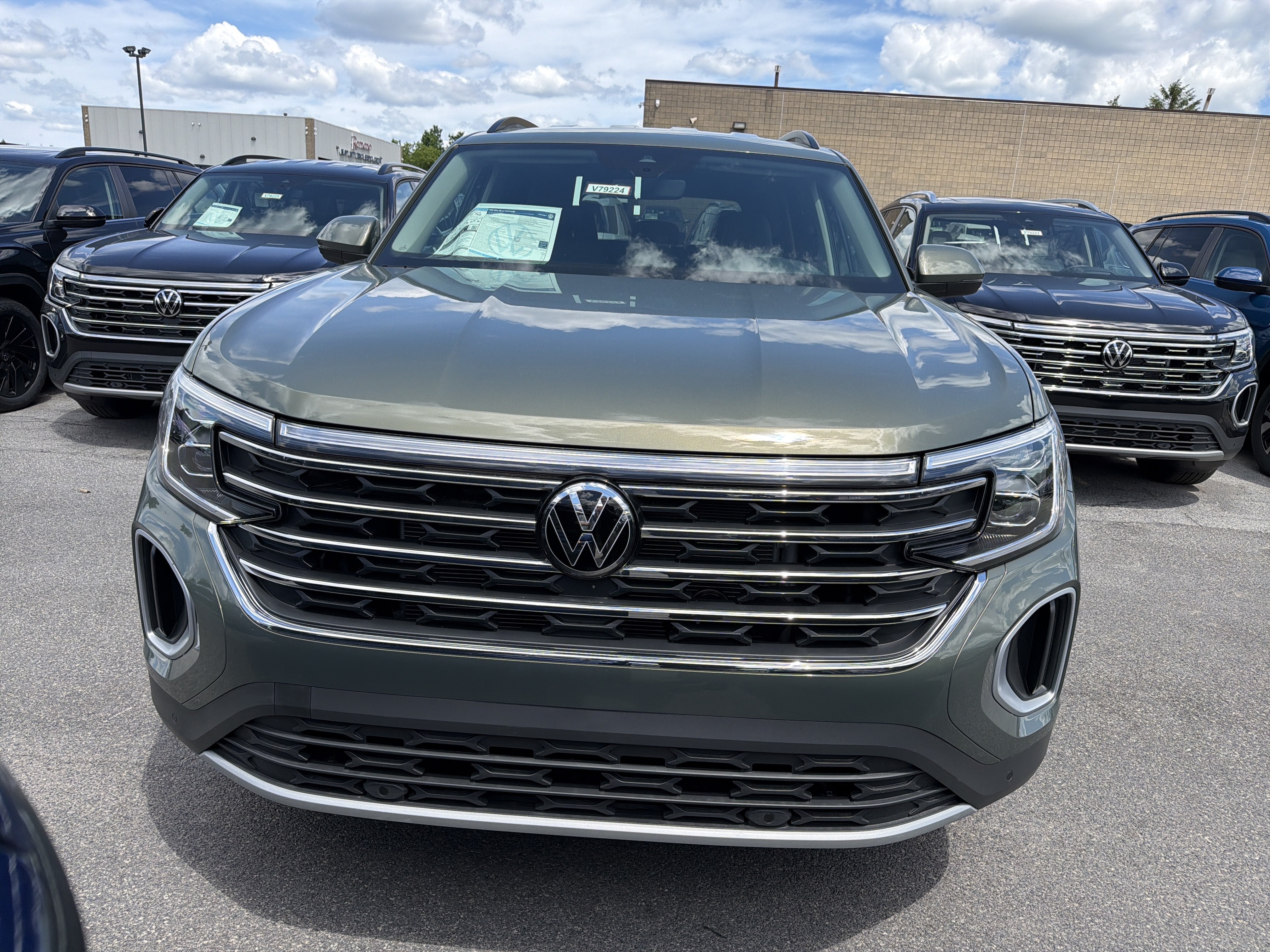 2026 Volkswagen Atlas 2.0T SE w/Technology 4MOTION