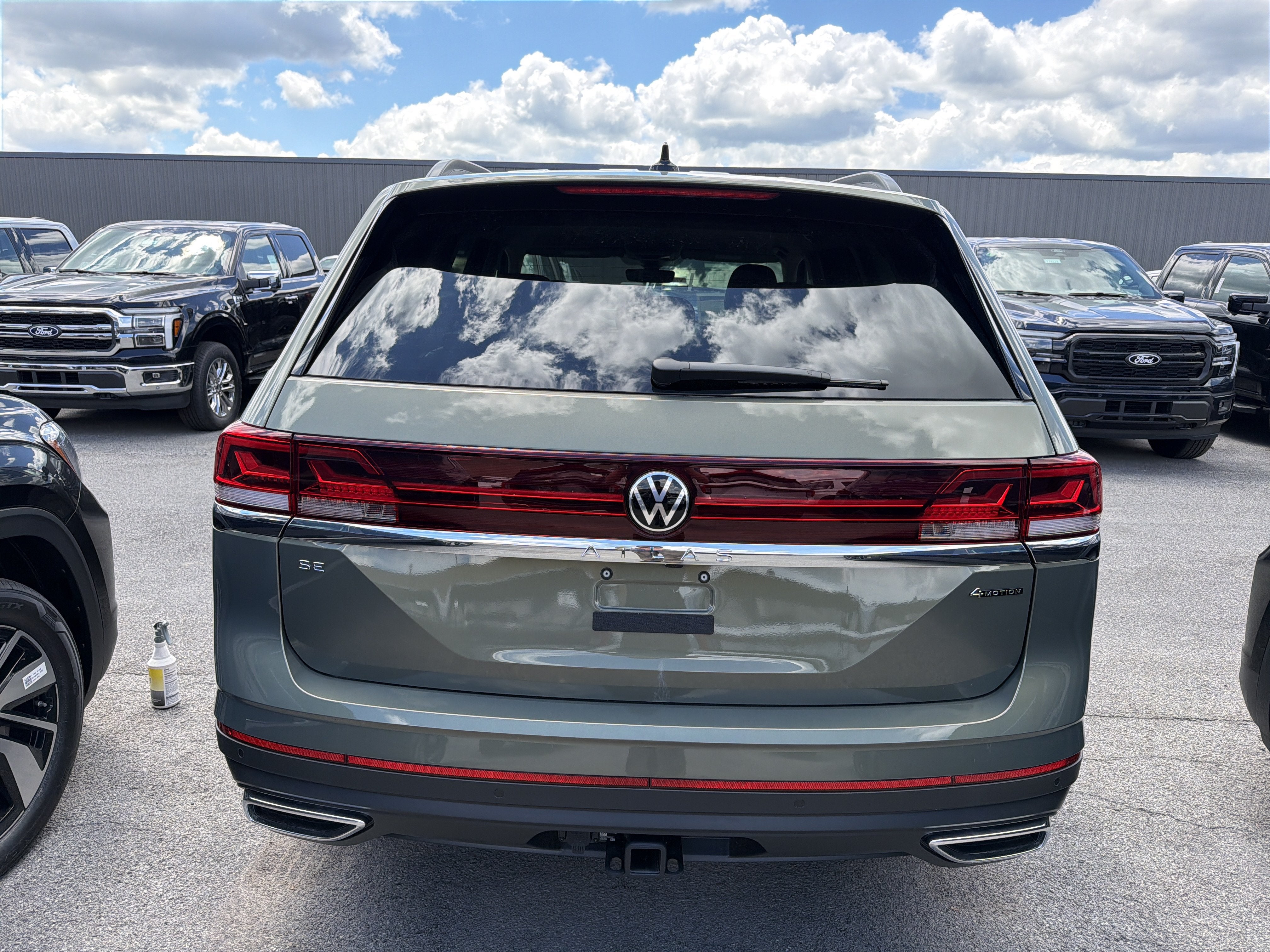 2026 Volkswagen Atlas 2.0T SE w/Technology 4MOTION