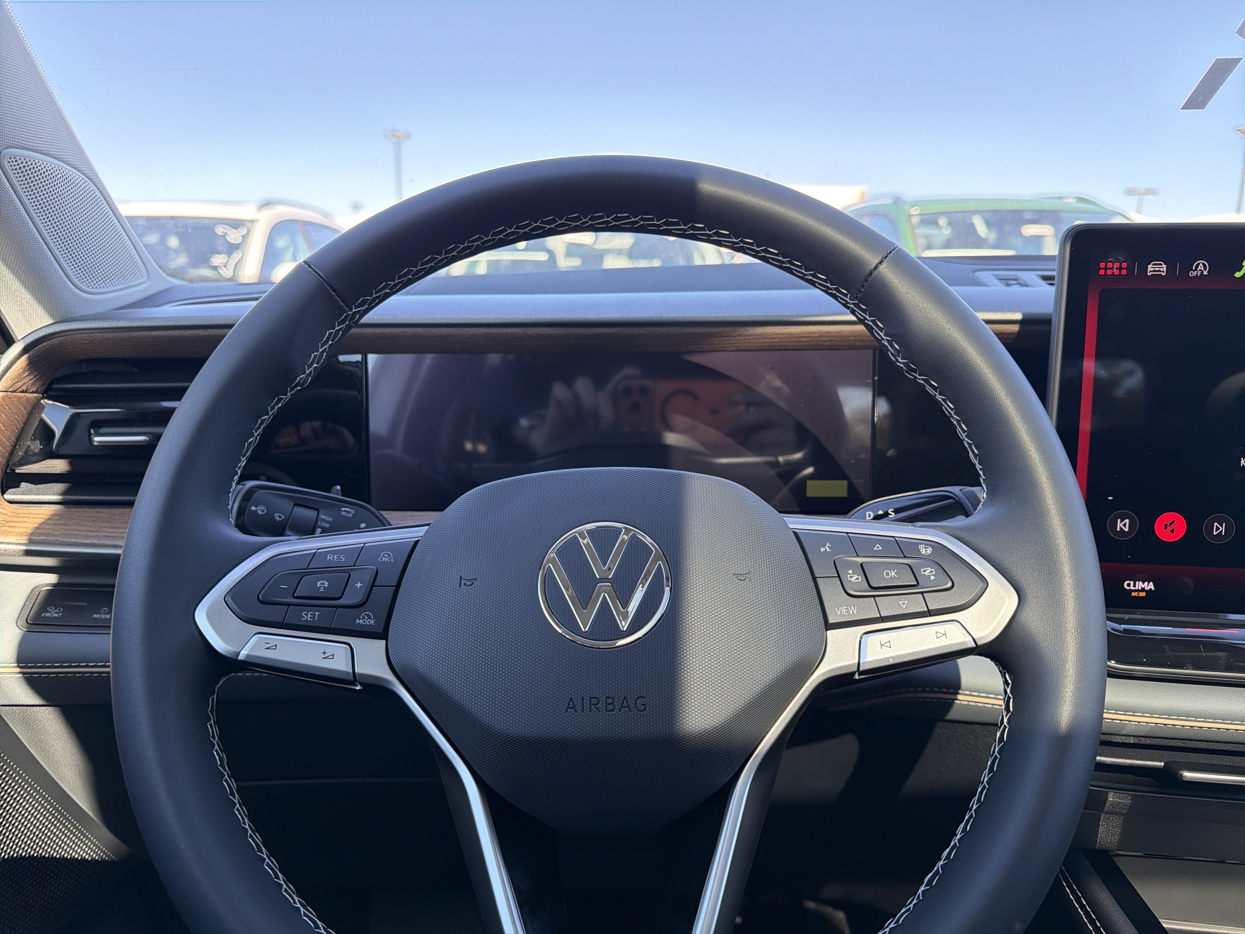 2027 Volkswagen Atlas SE w/Technology 4MOTION