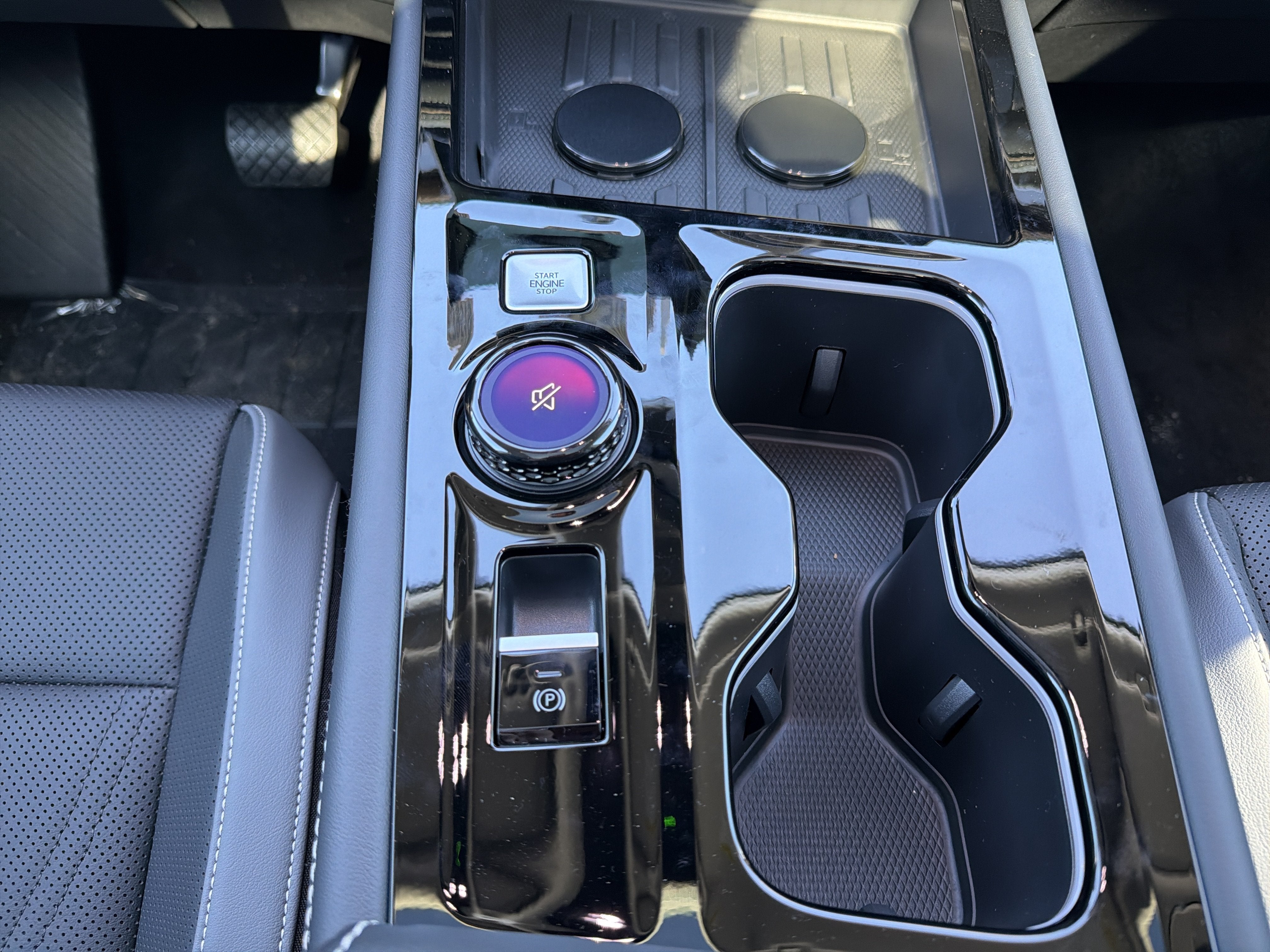 2027 Volkswagen Atlas SE w/Technology 4MOTION