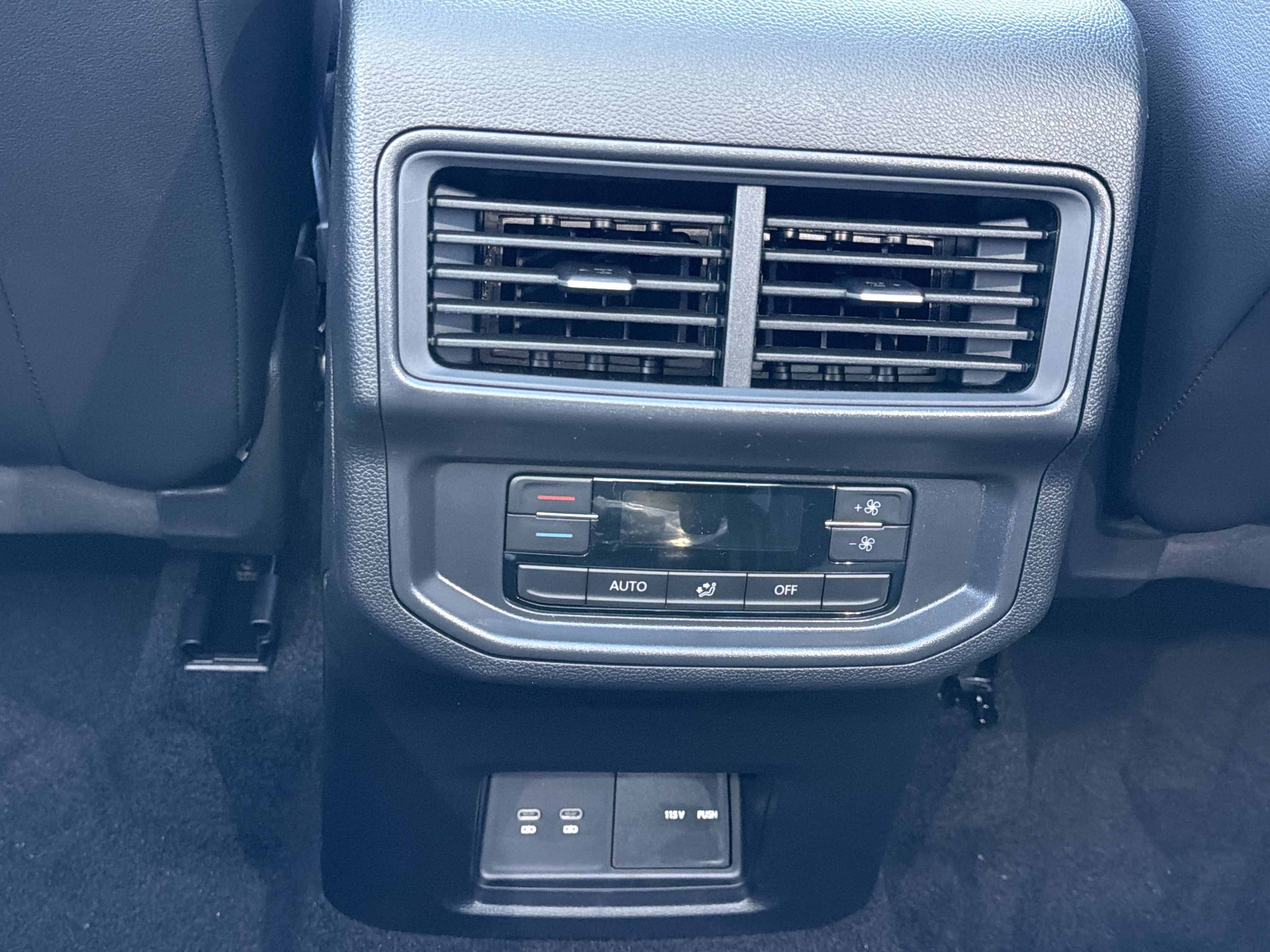 2027 Volkswagen Atlas SE w/Technology 4MOTION