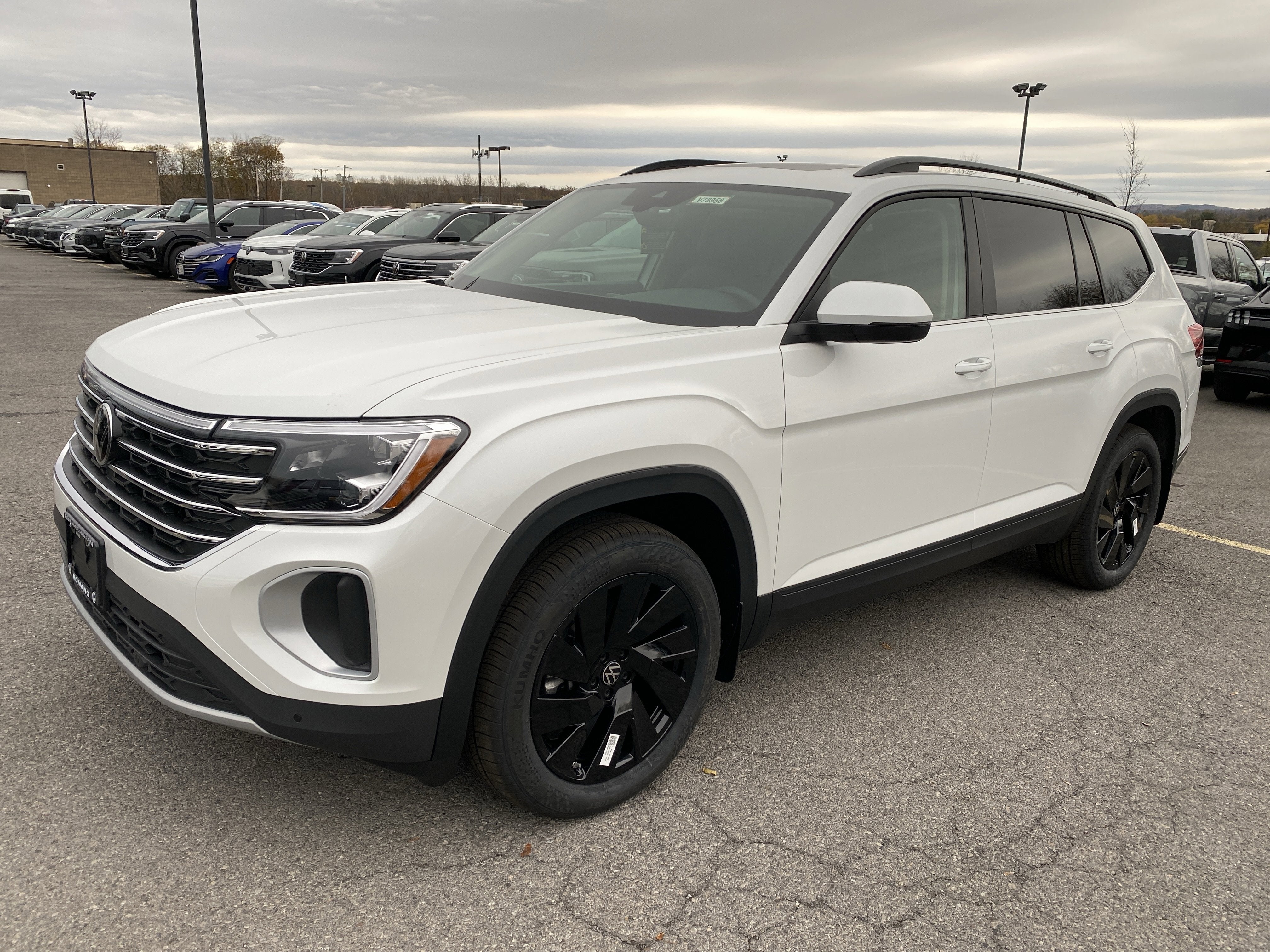 2026 Volkswagen Atlas 2.0T SE w/Technology 4MOTION