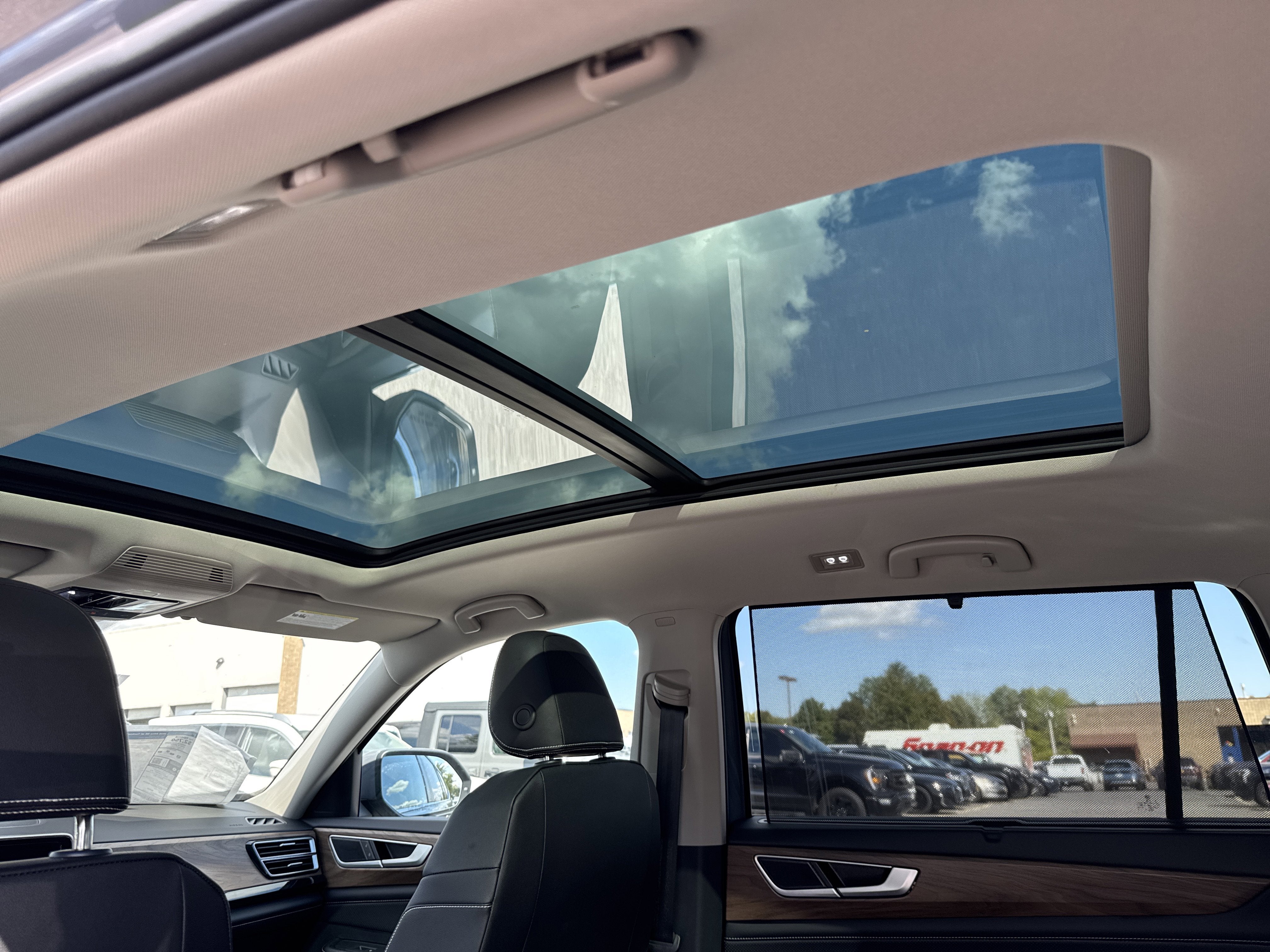 2026 Volkswagen Atlas 2.0T SE w/Technology 4MOTION