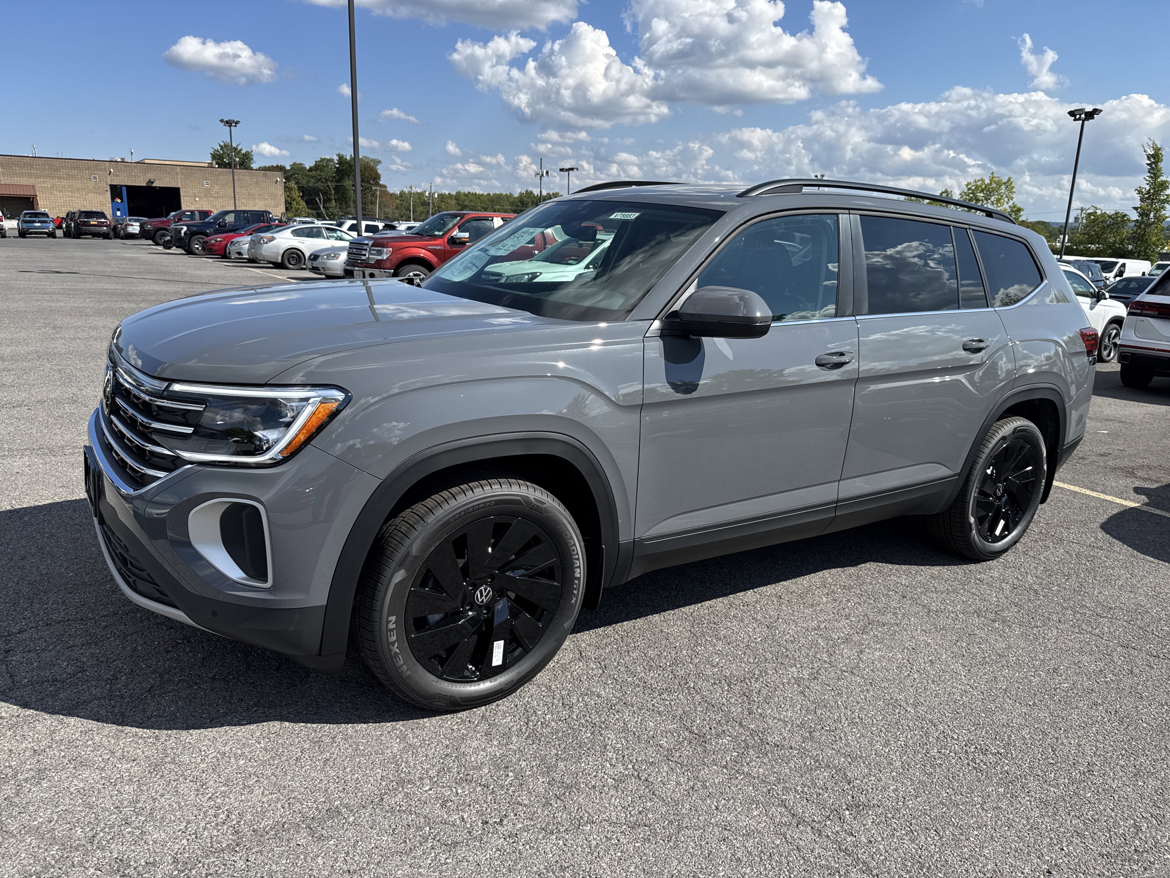 2026 Volkswagen Atlas 2.0T SE w/Technology 4MOTION