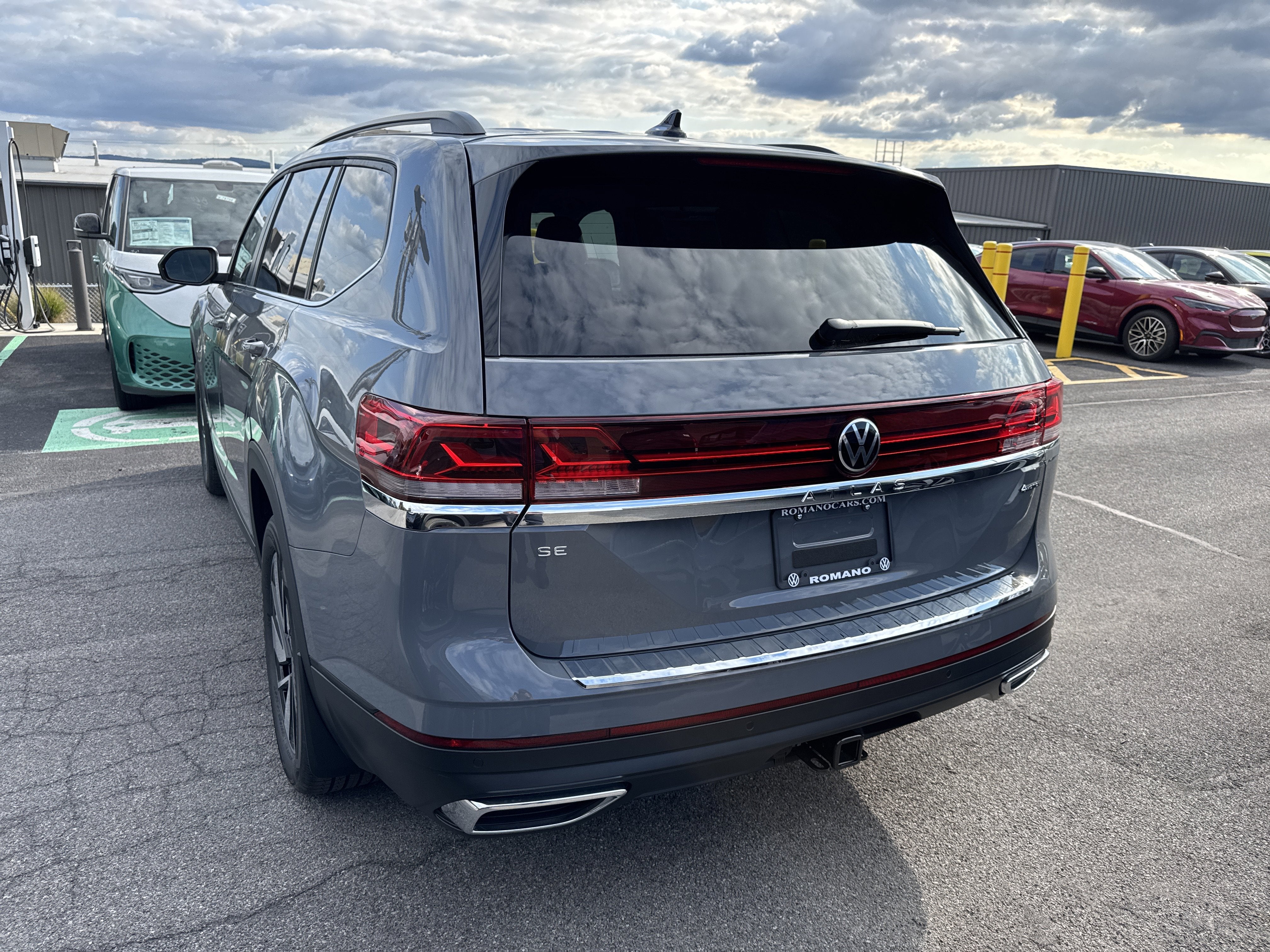 2026 Volkswagen Atlas 2.0T SE w/Technology 4MOTION