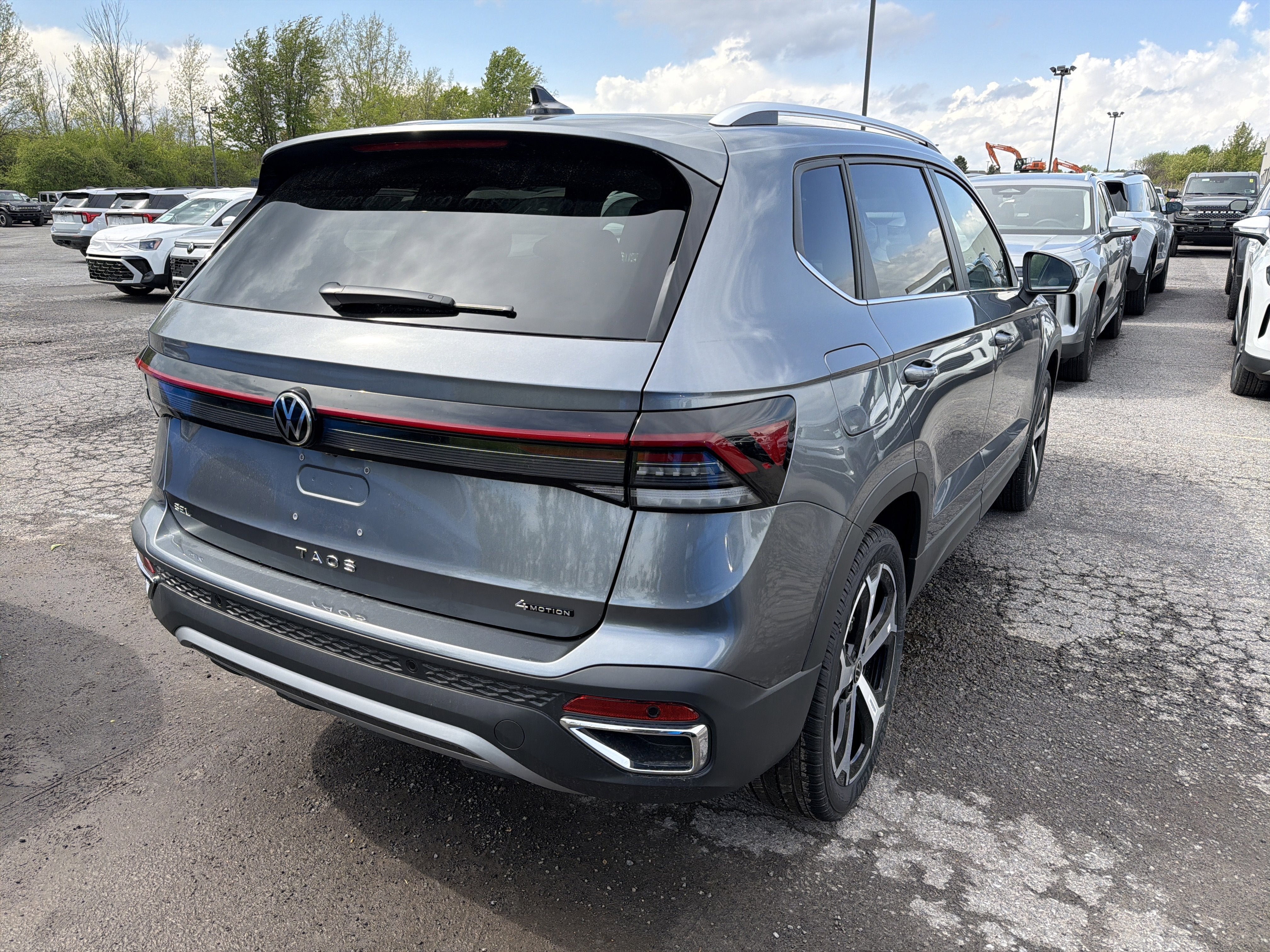 2026 Volkswagen Taos SEL 4MOTION