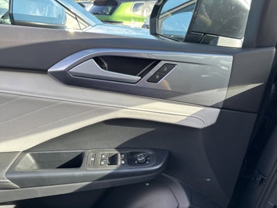 2025 Volkswagen Taos SEL 4MOTION