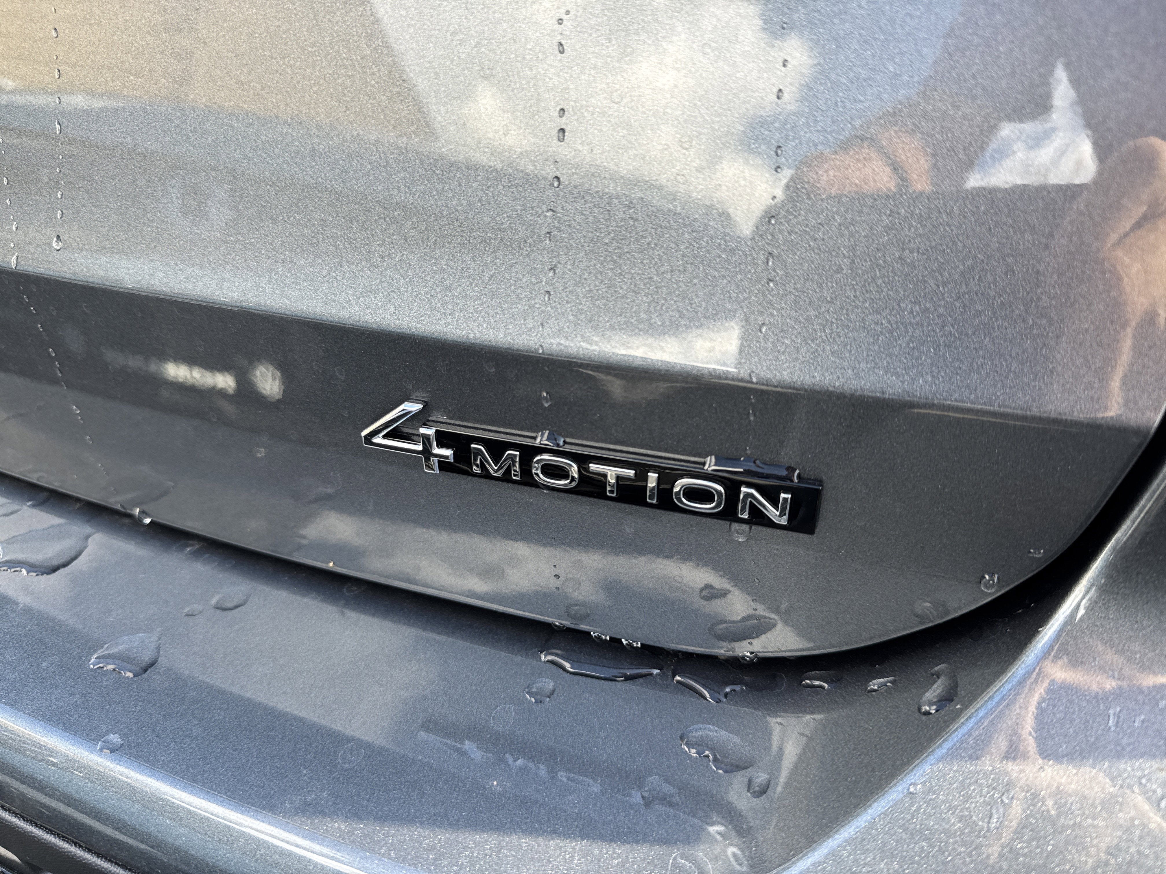 2025 Volkswagen Taos SEL 4MOTION