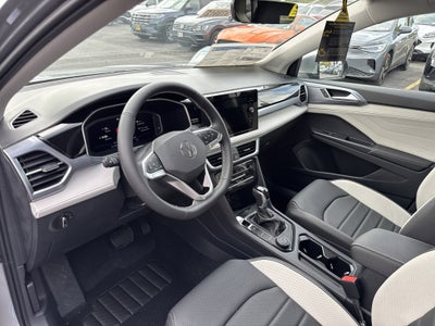 2025 Volkswagen Taos SEL 4MOTION
