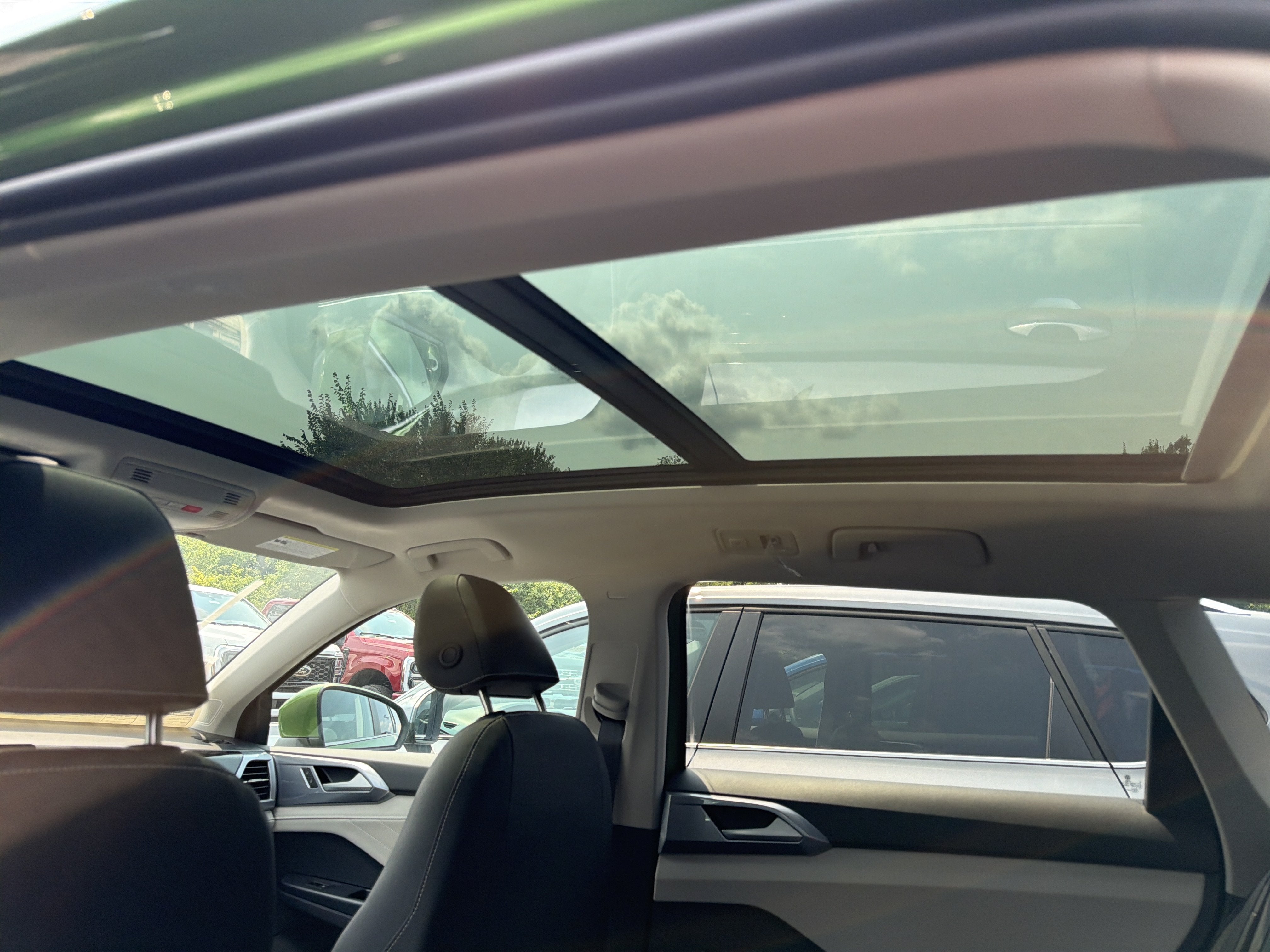 2026 Volkswagen Taos SEL 4MOTION