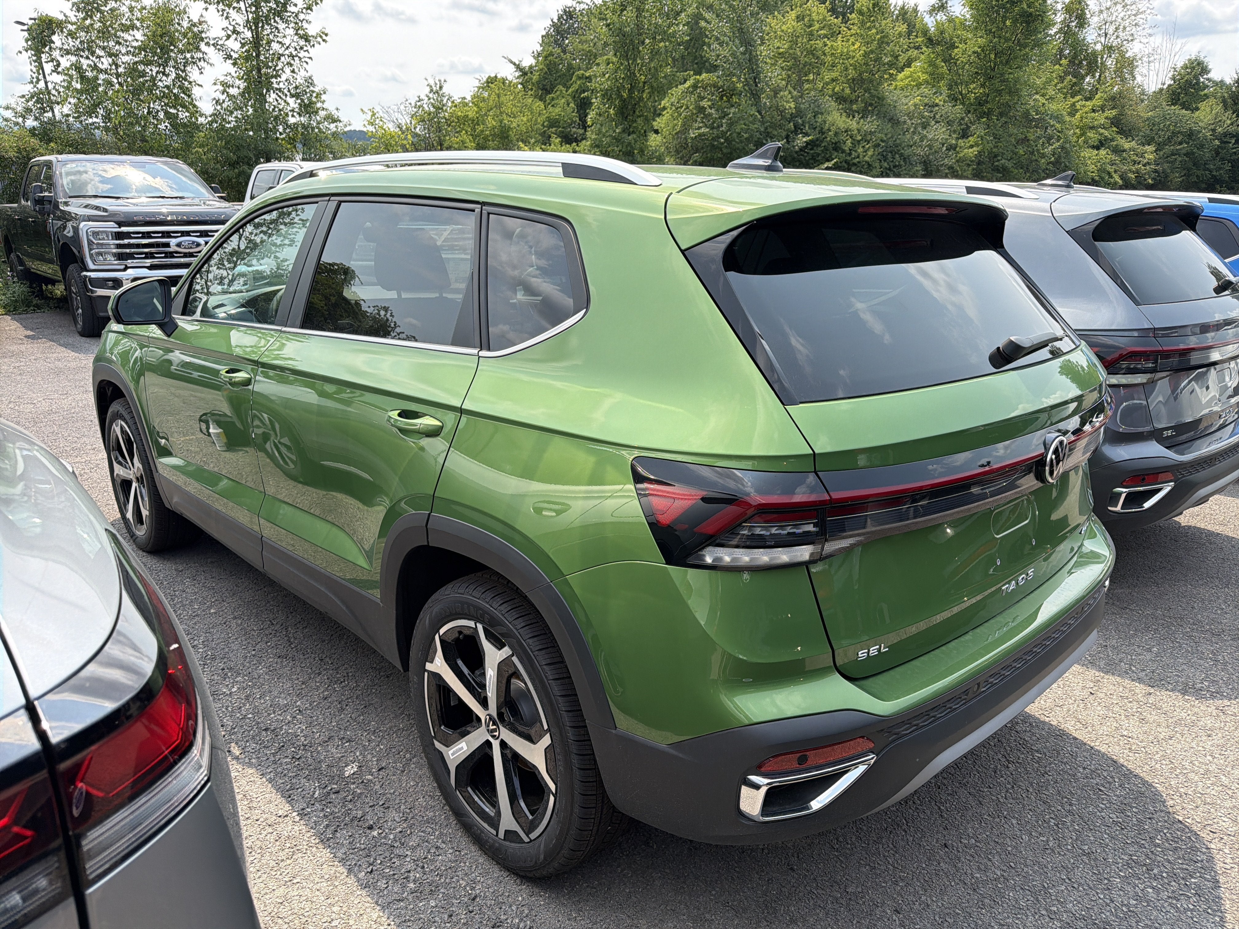 2026 Volkswagen Taos SEL 4MOTION